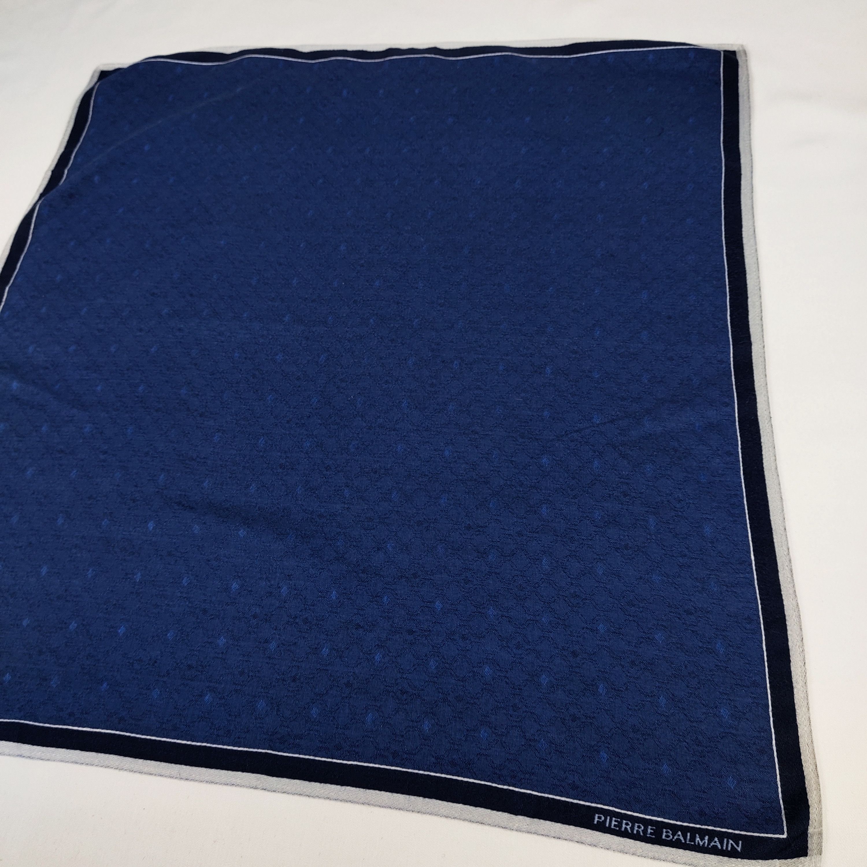 Pierre Balmain × Vintage Pierre Balmain Handkerchief / Neckerchief / Bandana FZ643 Size ONE SIZE - 4 Thumbnail