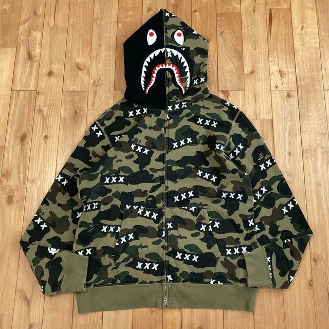 Bape GOD SELECTION XXX × BAPE CAMO Shark Full Zip Hoodie APE Size US XL / EU 56 / 4 - 2 Thumbnail