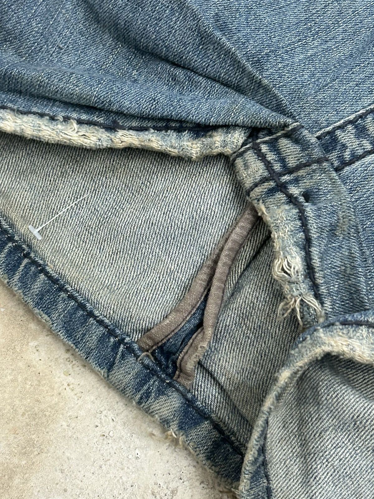 Le Grande Bleu (L.G.B.) Vintage Flare Stitch’s Tailored Denim Japan Uroboro Dirty Size US 32 / EU 48 - 12 Thumbnail