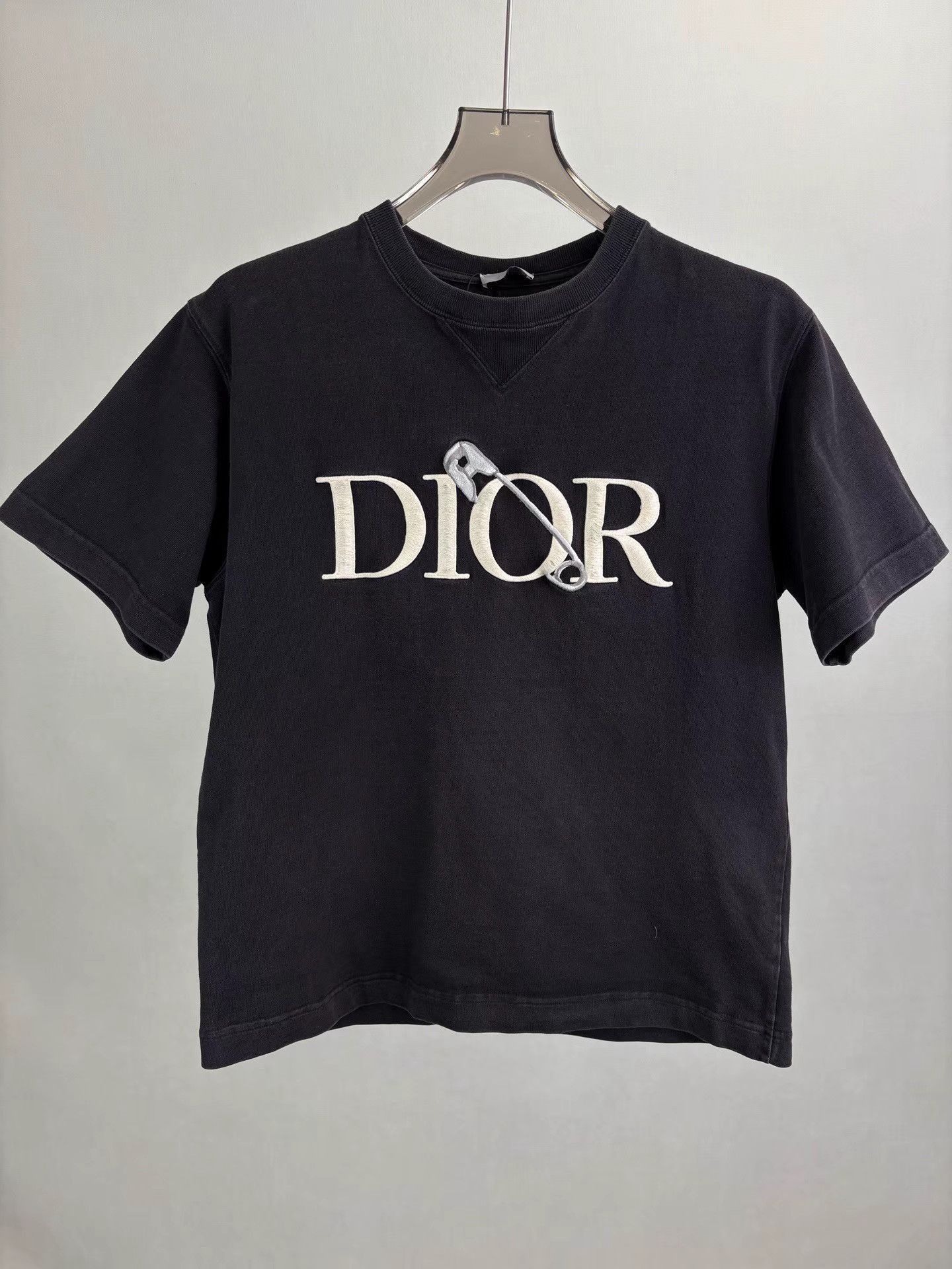 Dior Black Short Sleeve T-Shirt with Pin Design Size US M / EU 48-50 / 2 - 1 Thumbnail
