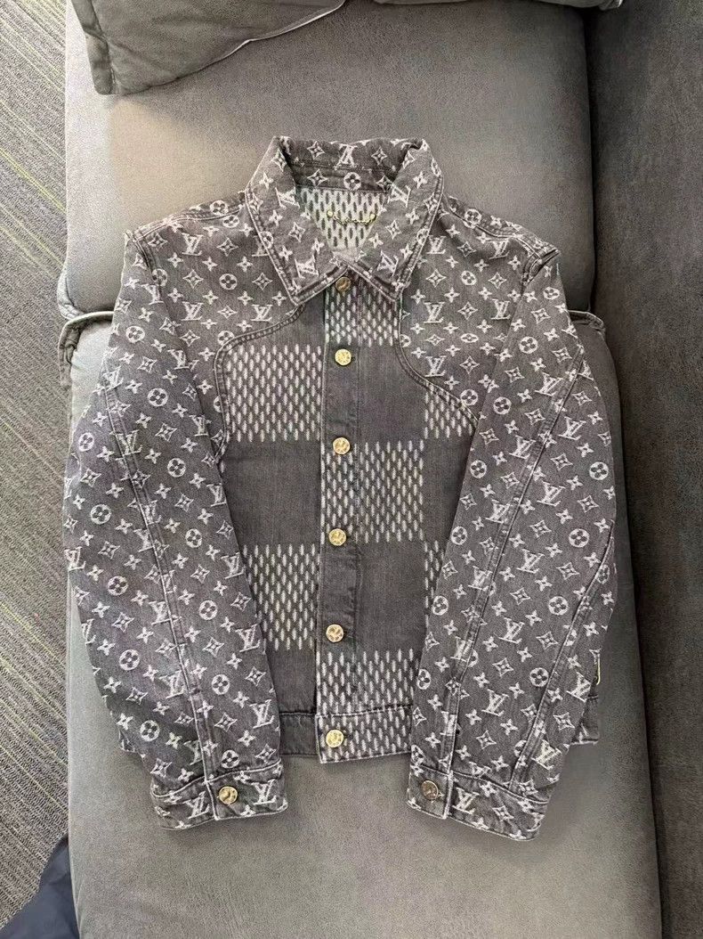 Louis Vuitton Louis Vuitton Nigo co-branded denim jacket Size US S / EU 44-46 / 1 - 1 Thumbnail
