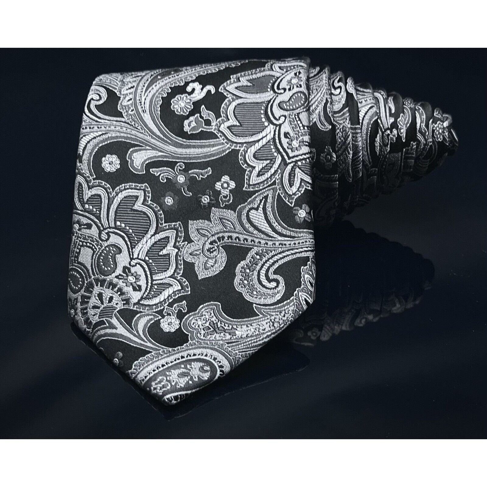 Donald Trump Donald J Trump Men’s Tie Black Paisley W 3.50 L 59.5” Size ONE SIZE - 2 Thumbnail