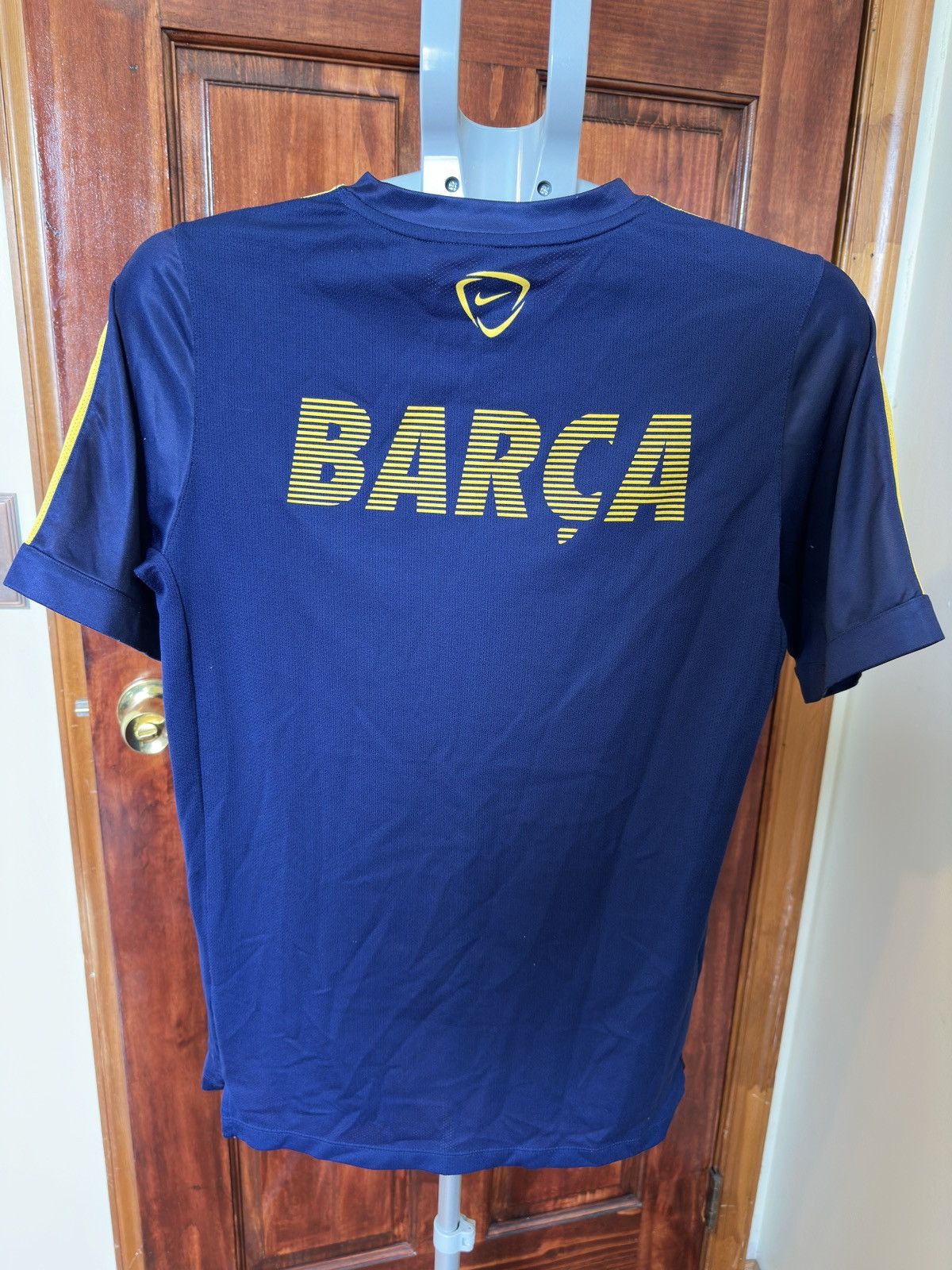 Nike Nike FC Barcelona warm up jersey Size US M / EU 48-50 / 2 - 2 Thumbnail