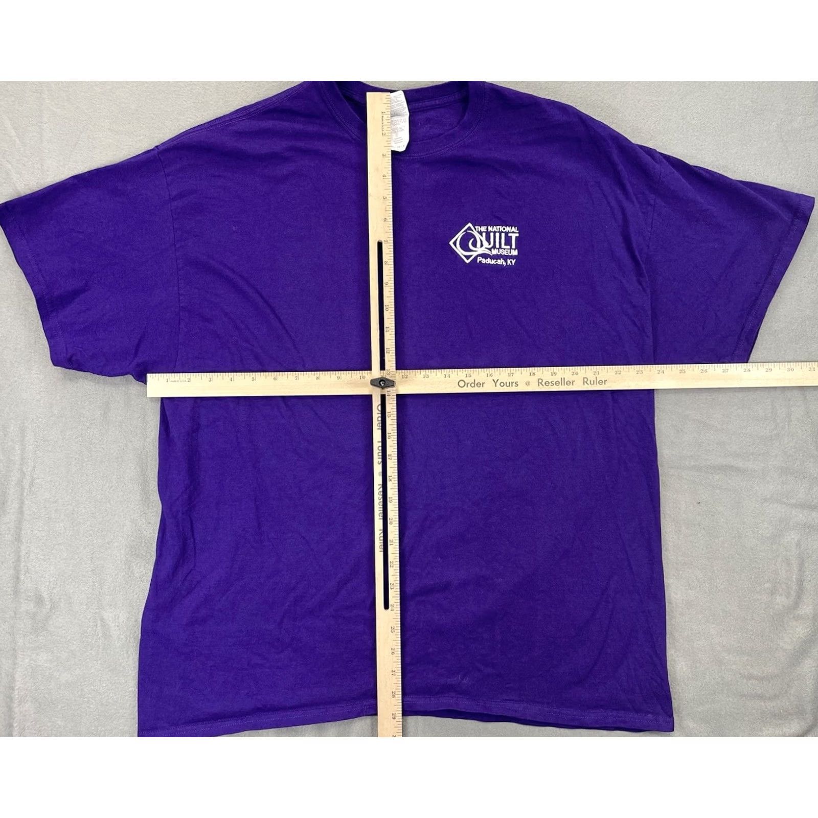 Gildan VINTAGE National Quilt Museum Paducah Kentucky Embroidered Purple 2XL T Shirt Unisex Adults Cotton Short Sleeve Quilted Graphic Print Gildan Size US XXL / EU 58 / 5 - 7 Thumbnail