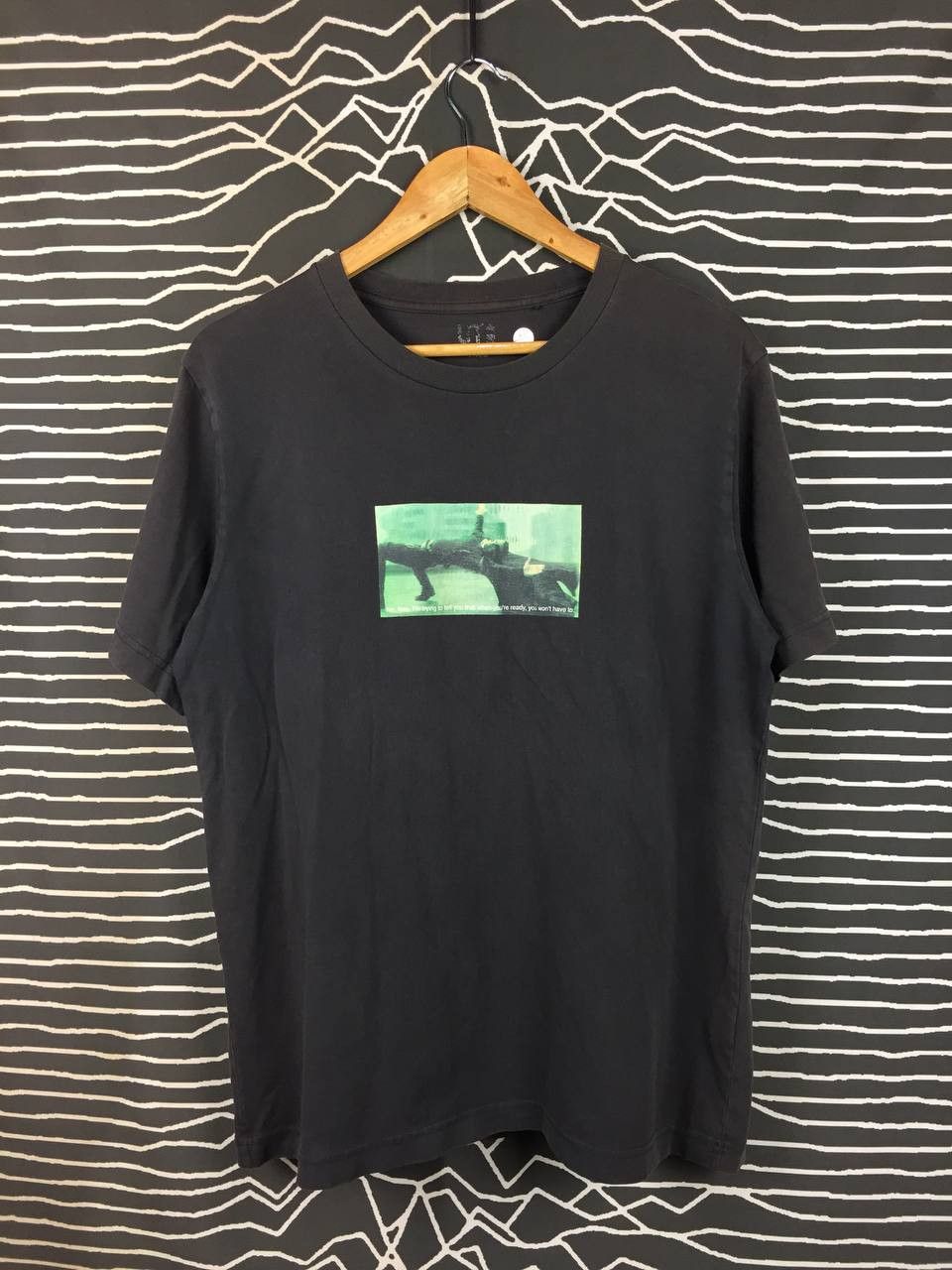 Uniqlo Uniqlo UT Sci-Fi Movie Collection The Matrix Tee Size L Size US L / EU 52-54 / 3 - 1 Thumbnail