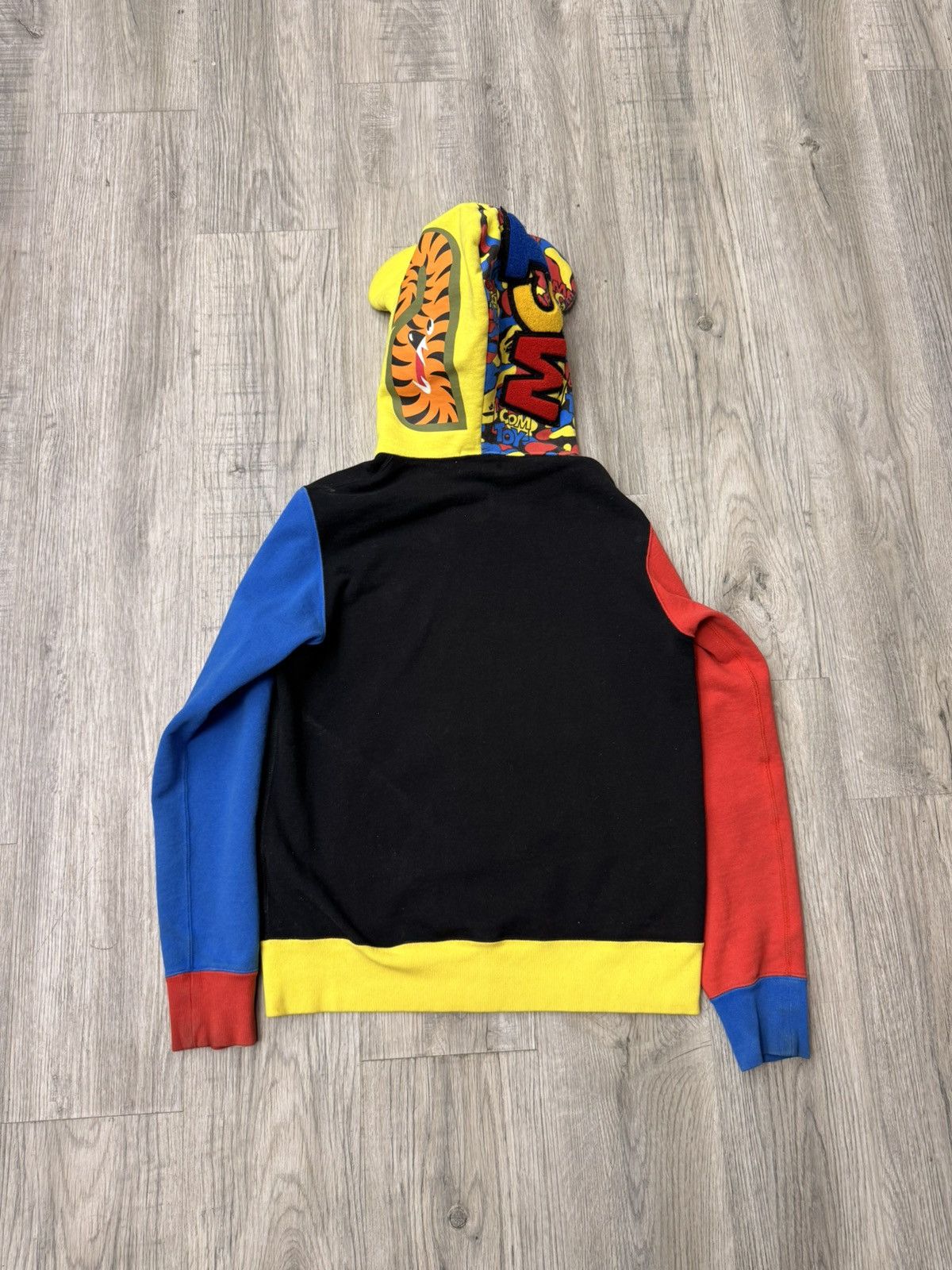 Bape × Disney × Medicom Toy BAPE x Medicom Toy Bear Shark Full Zip Hoodie (FW20) Size US M / EU 48-50 / 2 - 2 Thumbnail