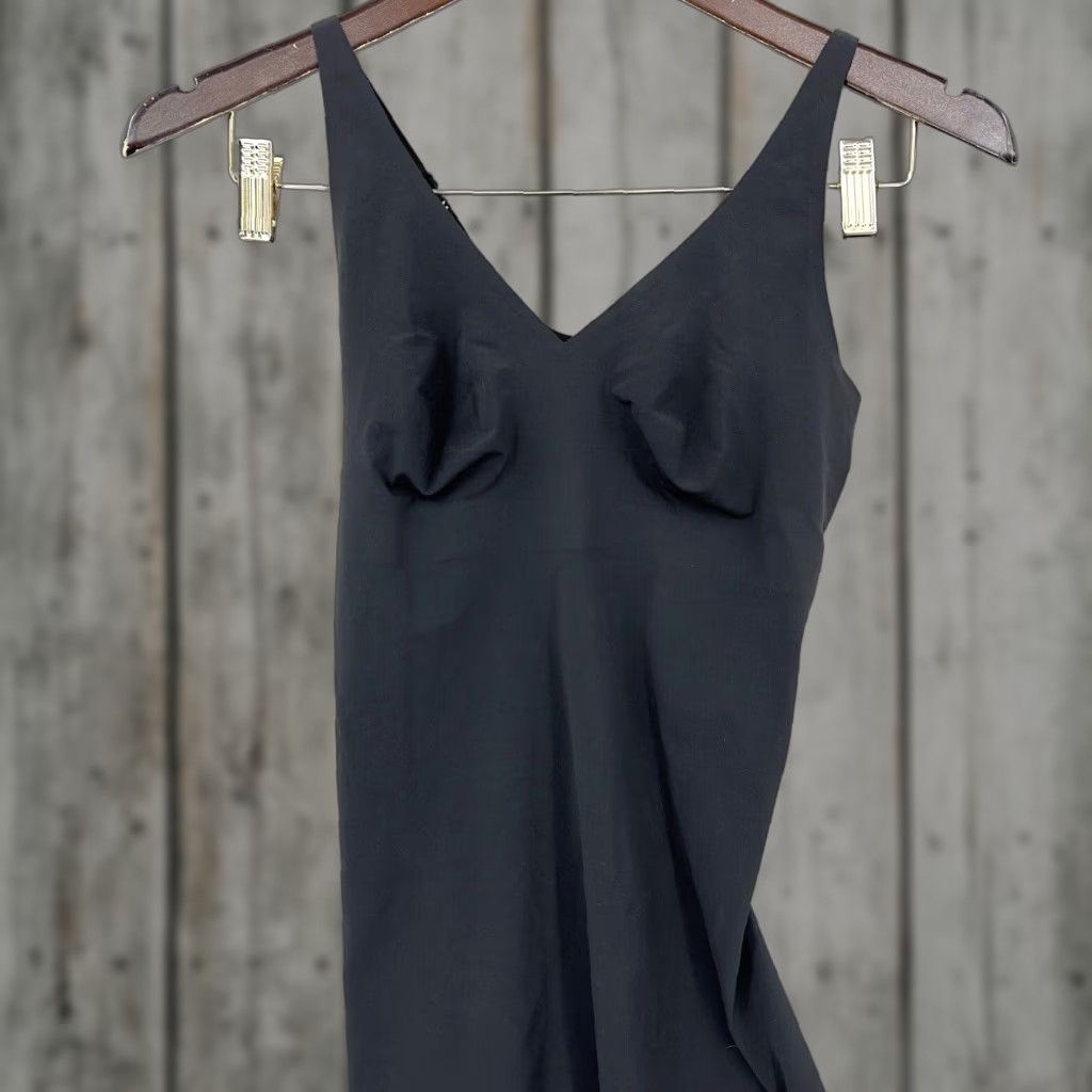 Vintage Yummie Shapewear Tank Womens Small Black Mild Compression Seamless Underwire Wireless Size ONE SIZE - 1 Thumbnail
