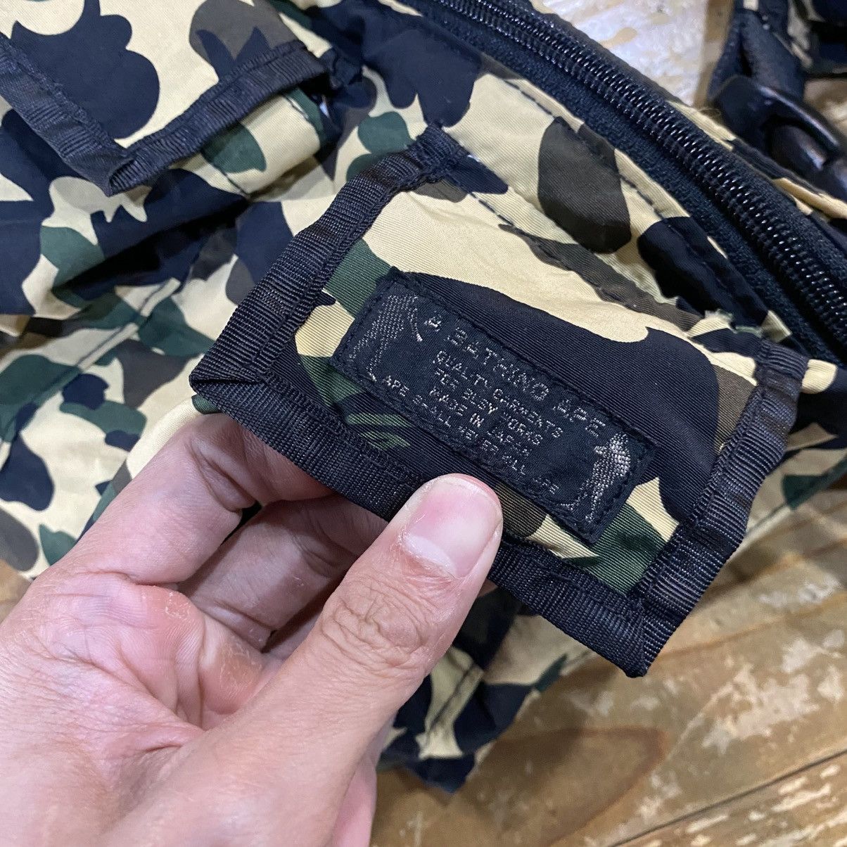 Bape RARE OG Bape 1st camo triple shoulder bag Size ONE SIZE - 10 Thumbnail