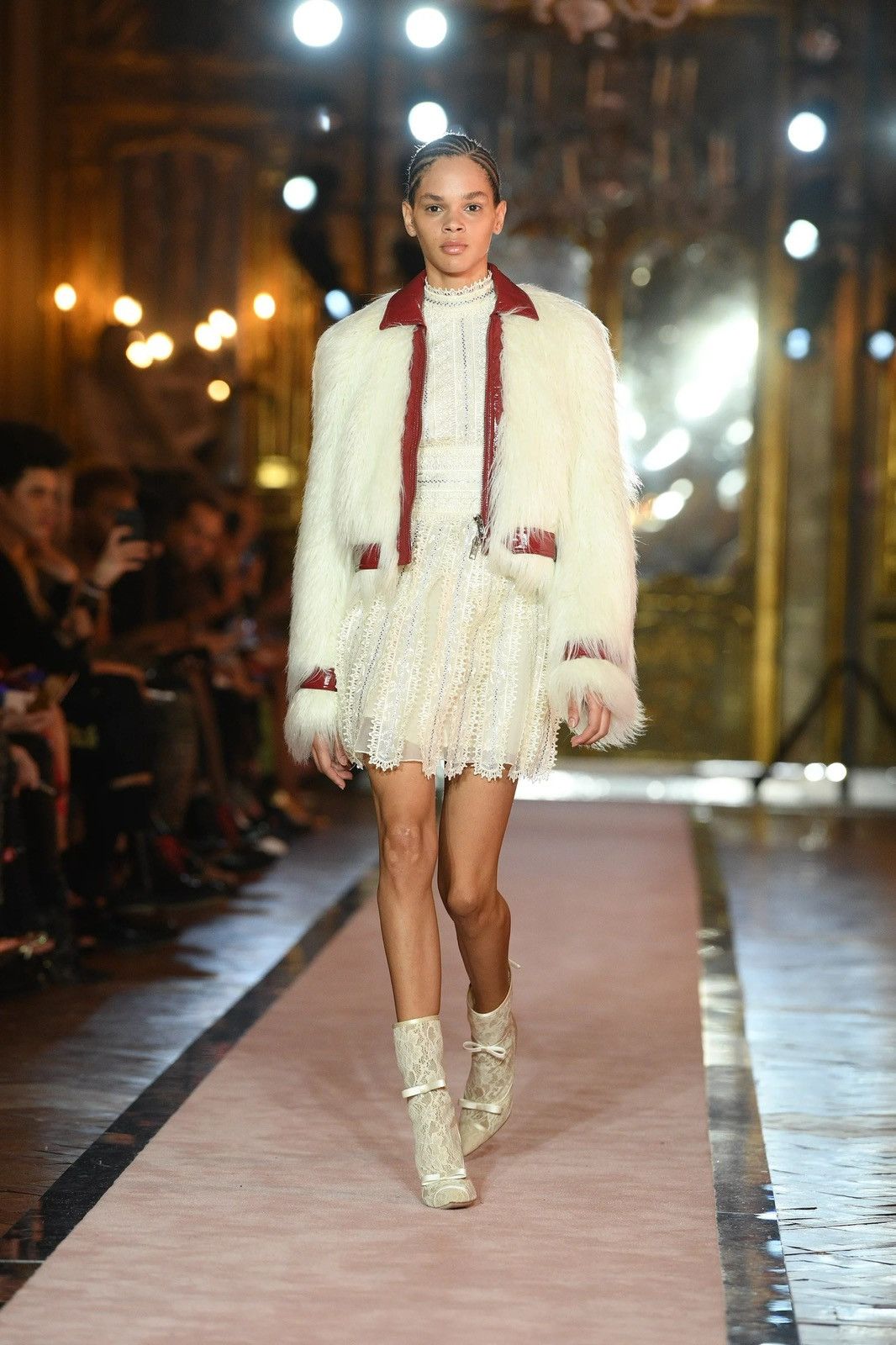 Giambattista Valli Giambattista Valli x H&M faux fur jacket rare Size M / US 6-8 / IT 42-44 - 2 Thumbnail
