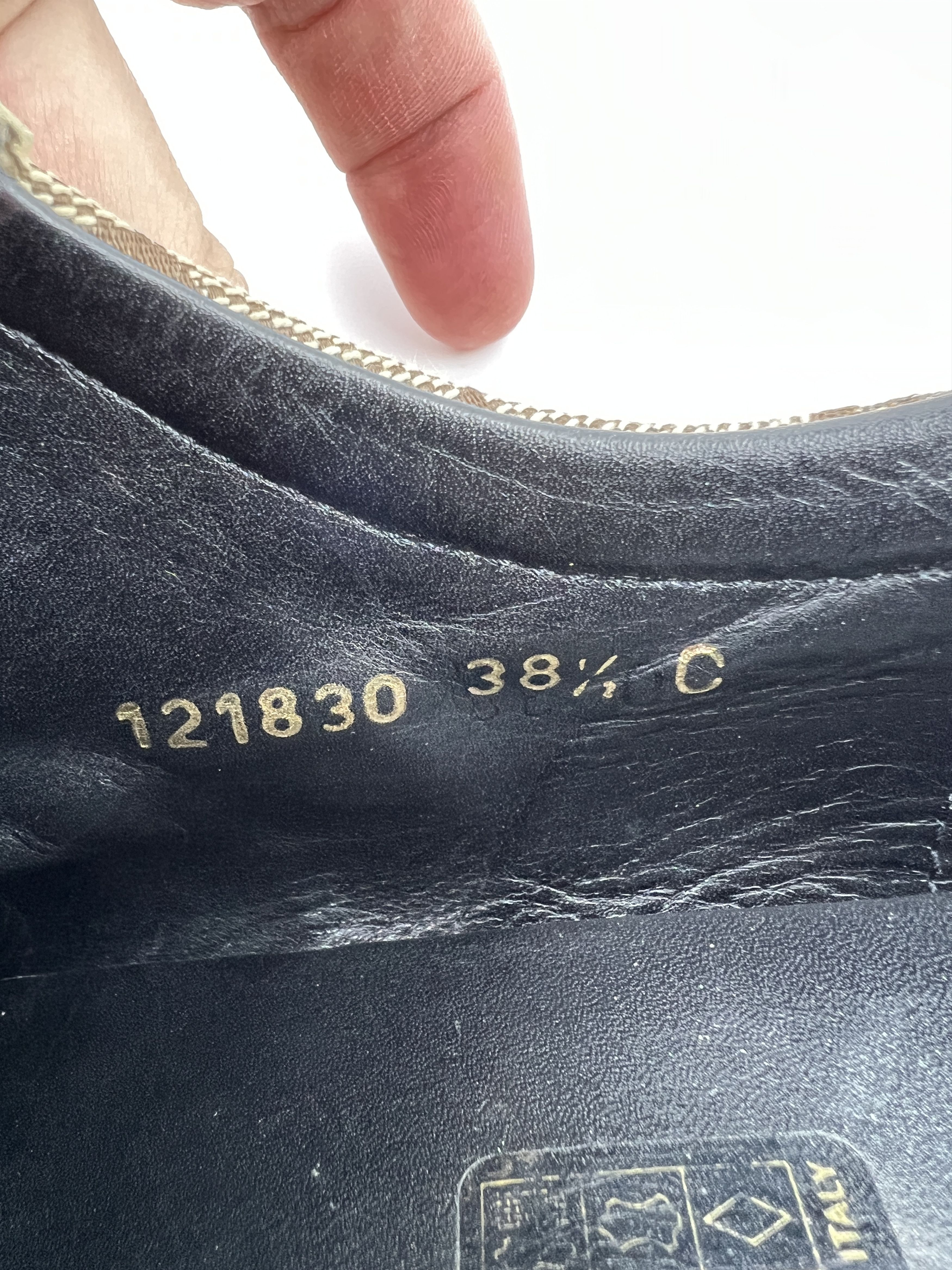 Gucci × Vintage Vintage Gucci GG Guccissima Suede Low Top Sneakers Size US 8.5 / IT 38.5 - 11 Thumbnail