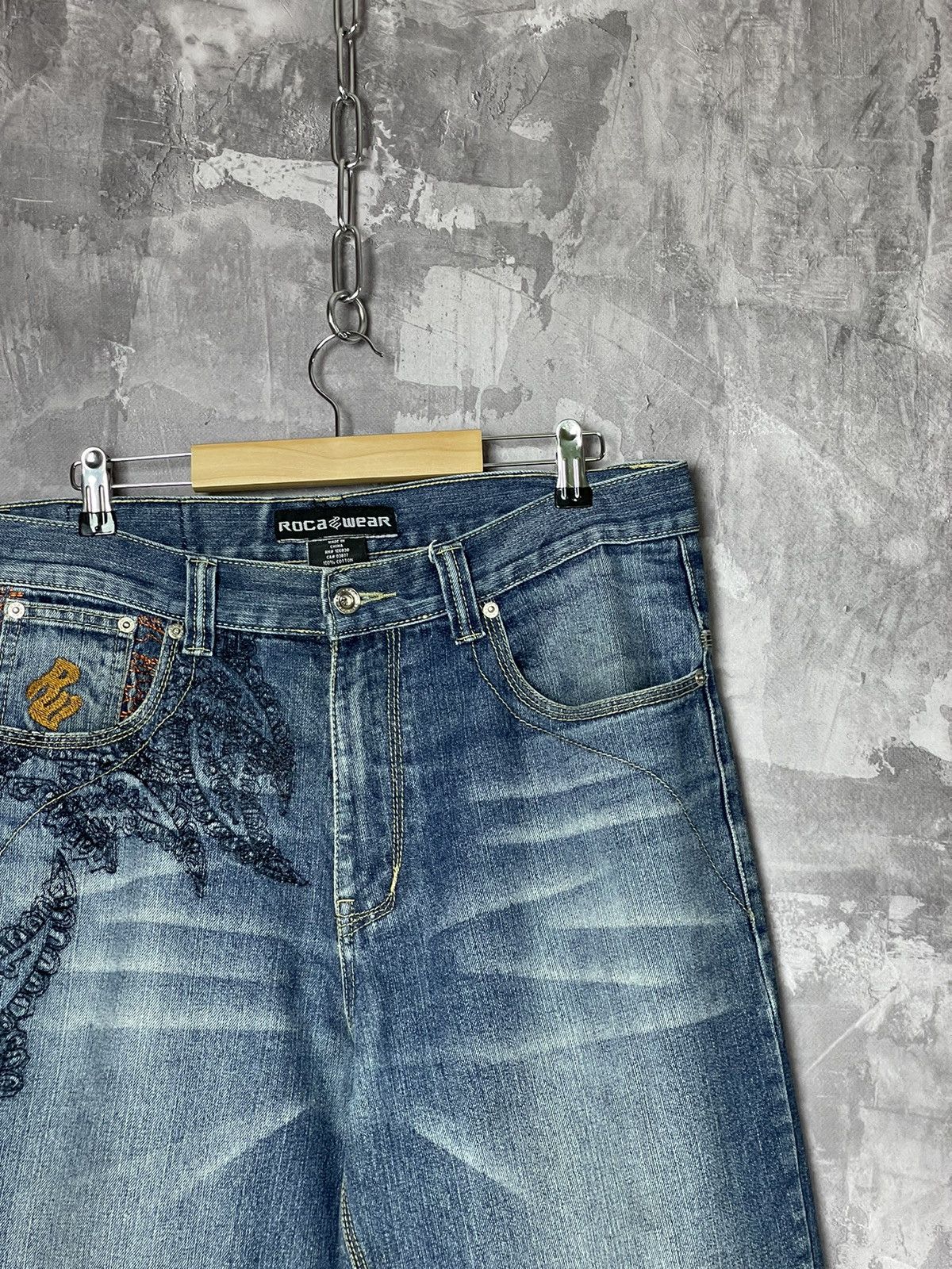 Japanese Brand × Vintage Crazy vintage Y2K baggy embroidered Rocawear denim jeans Size US 34 / EU 50 - 11 Thumbnail