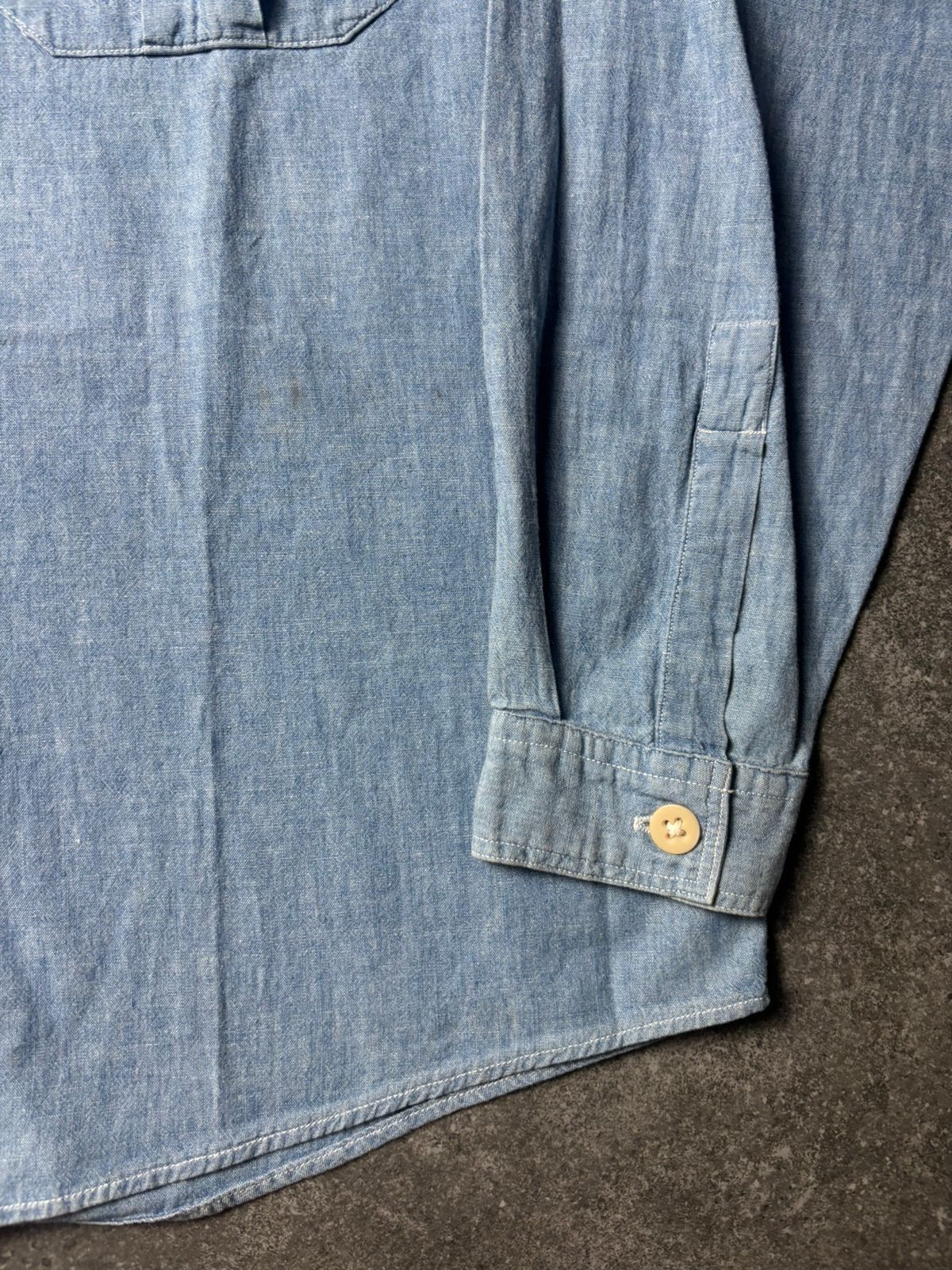 Giorgio Armani 1990s Armani Jeans Giorgio Armani Blue Chambray Shirt Size US L / EU 52-54 / 3 - 3 Thumbnail