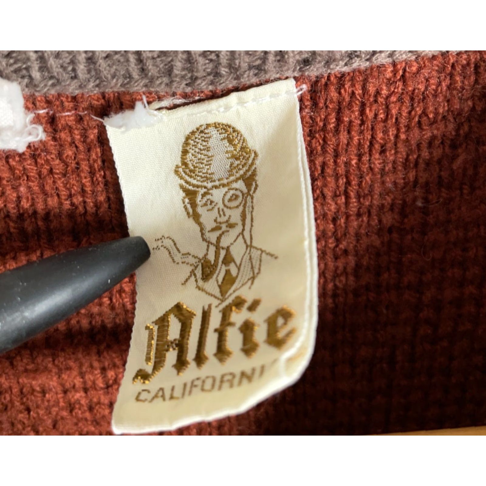 Vintage VINTAGE Alfie California Sweater Mens M Sweatshirt Knit V-Neck Chunky Pullover 70s 80s Preppy Retro Brown Red Beige Striped Regular Fit Long Sleeve Size US M / EU 48-50 / 2 - 3 Thumbnail