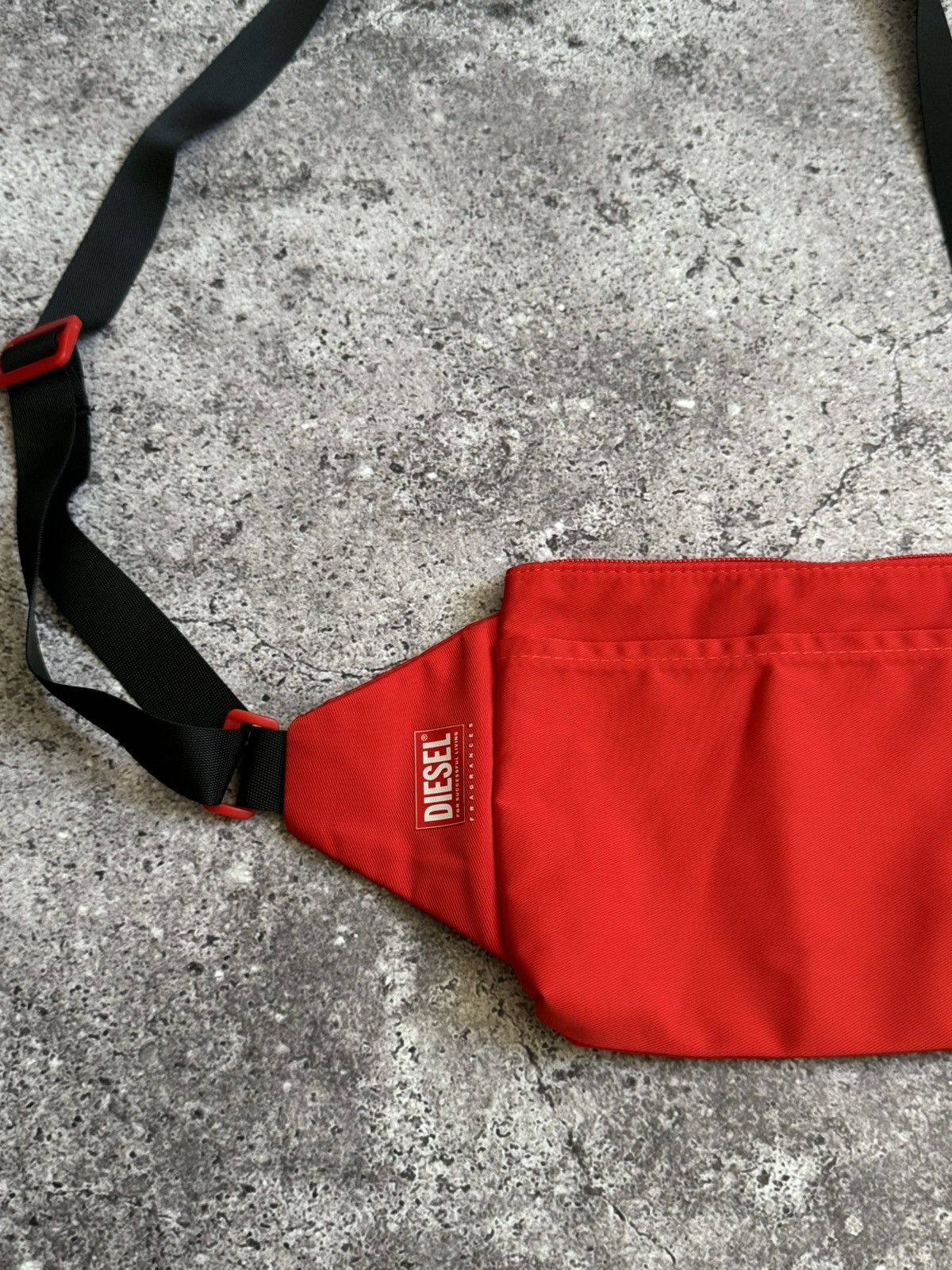Diesel × Vintage Vintage Diesel Red crossbody sling bag messenger Size ONE SIZE - 5 Thumbnail
