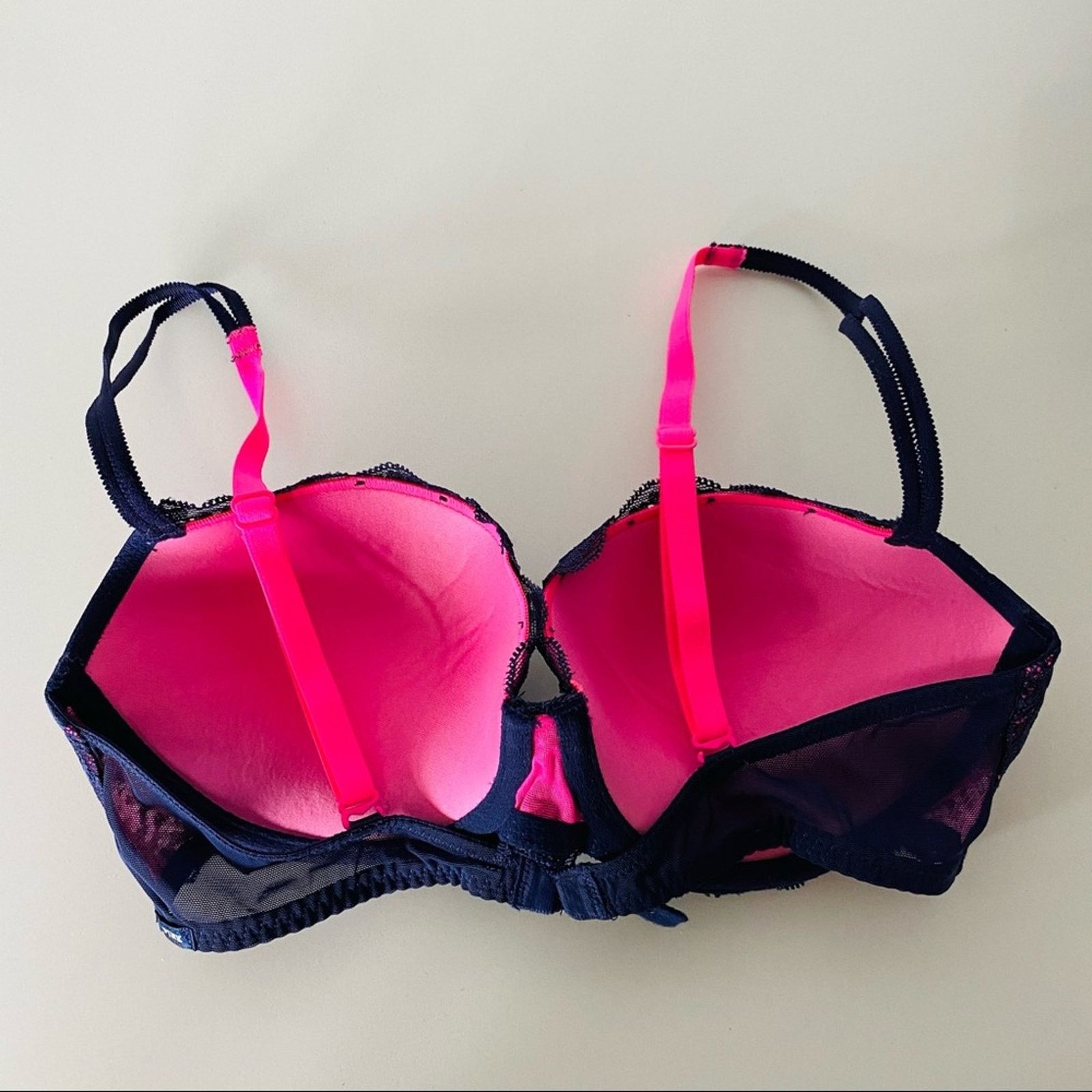 NEW VS VICTORIAS SECRET Hot Pink Navy Blue Lace Bra 32D