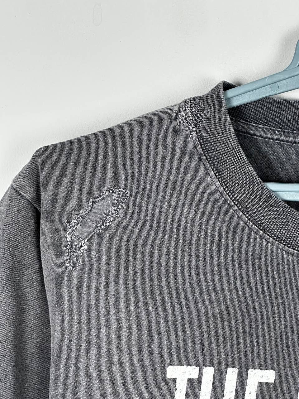 The Kooples The Kooples Paris Distressed Faded Graphic T Shirt Size US L / EU 52-54 / 3 - 6 Thumbnail