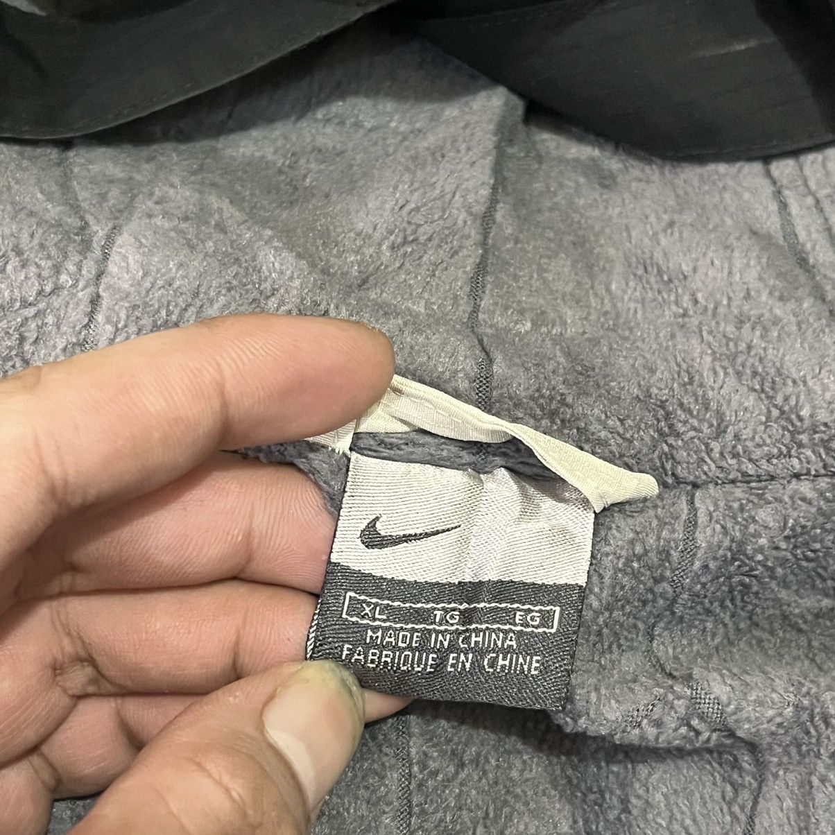 Nike 2000s Nike nylon/polyster inner fleece multipocket jacket Size US XL / EU 56 / 4 - 10 Thumbnail
