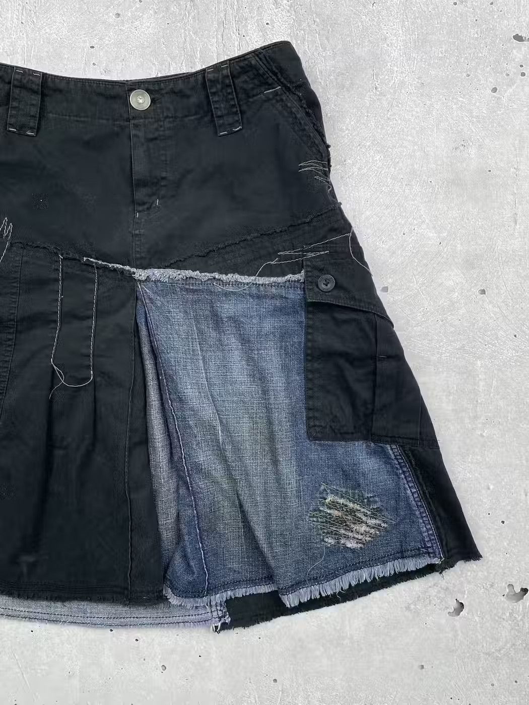 Vintage Vintage Denim Insert Worn Mini Skirt Size 30" / US 8 / IT 44 - 3 Thumbnail