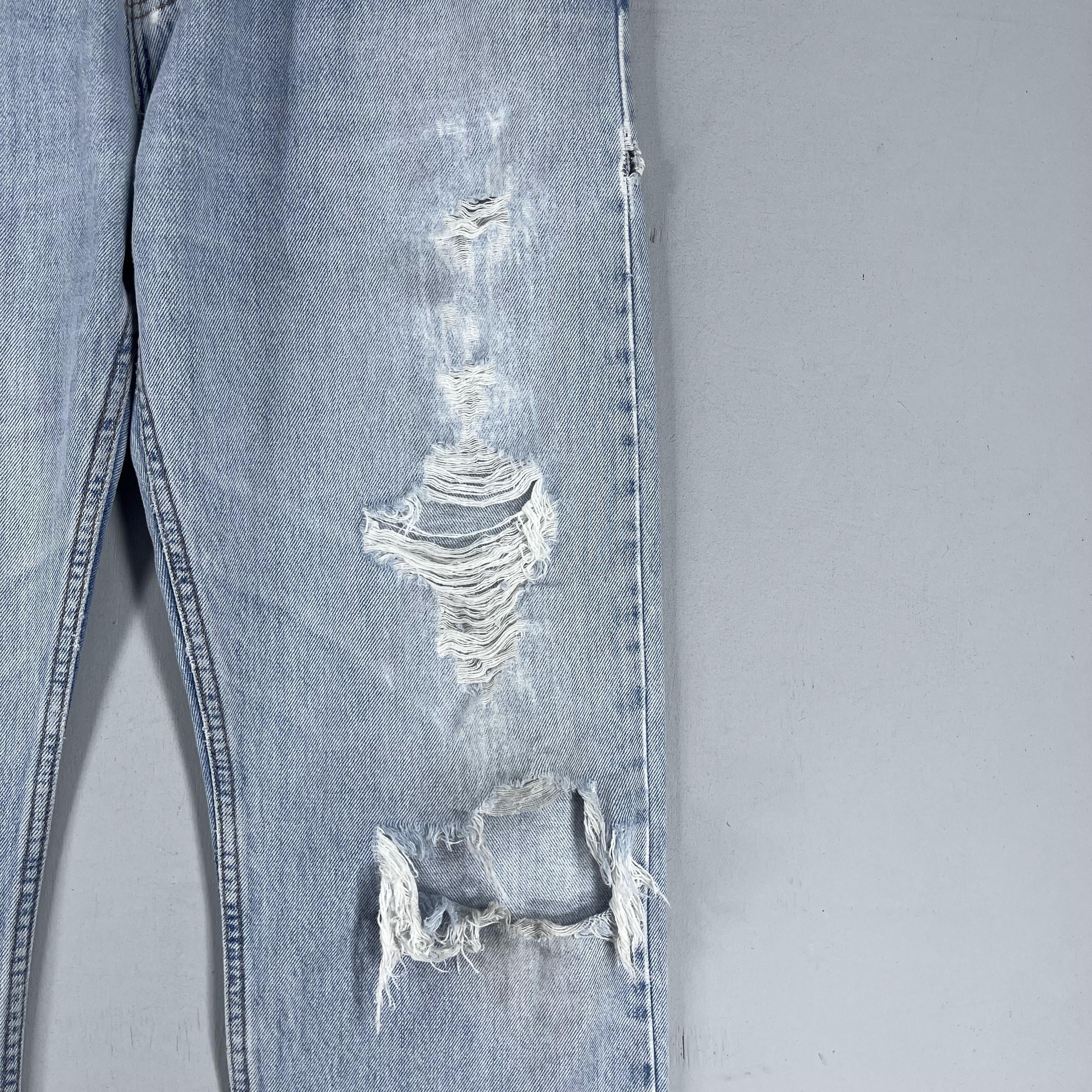 Levi's × Levi's Vintage Clothing Vintage Levis 505 Distressed Dirty Knee Ripped Jeans Size US 35 - 3 Thumbnail