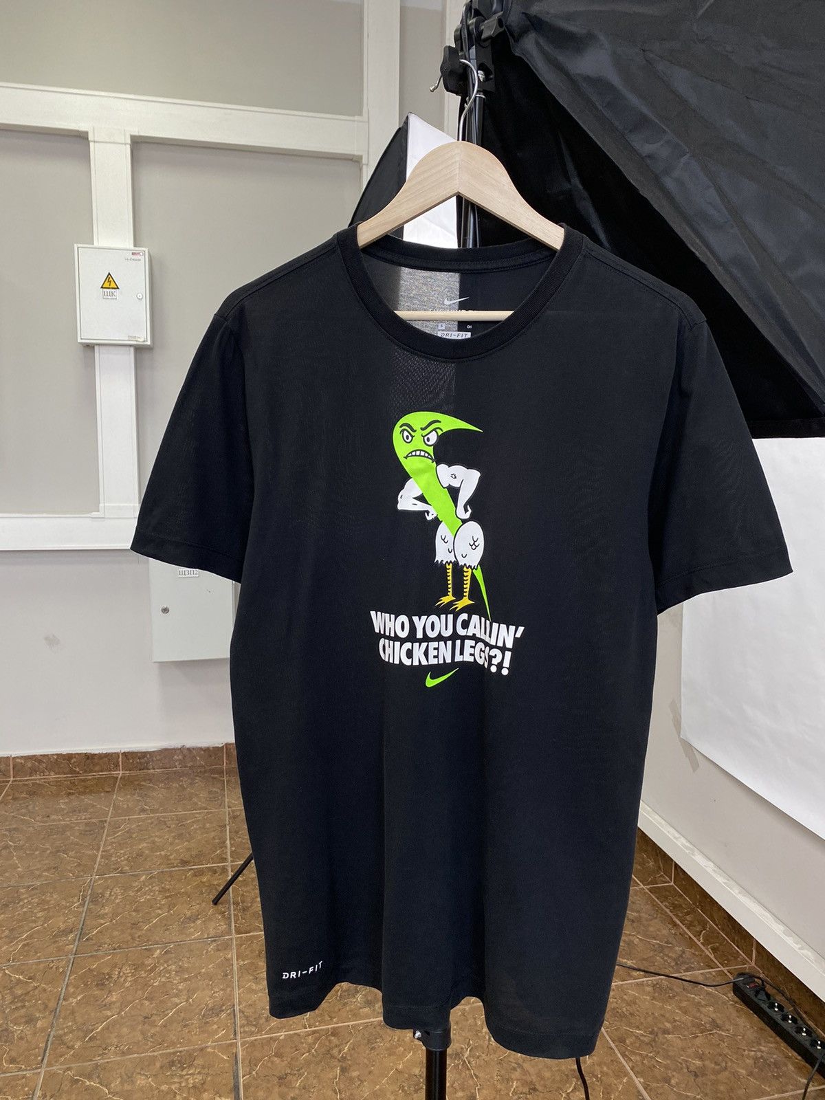 Nike 🇺🇸 Nike Who You Calling Chicken Legs?! Humor Rare T-Shirt Y2K Size US S / EU 44-46 / 1 - 1 Thumbnail