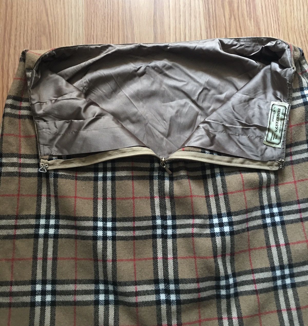 Burberry × Vintage Vintage 80s Burberry’s Check Wool Skirt Size 31" - 9 Thumbnail