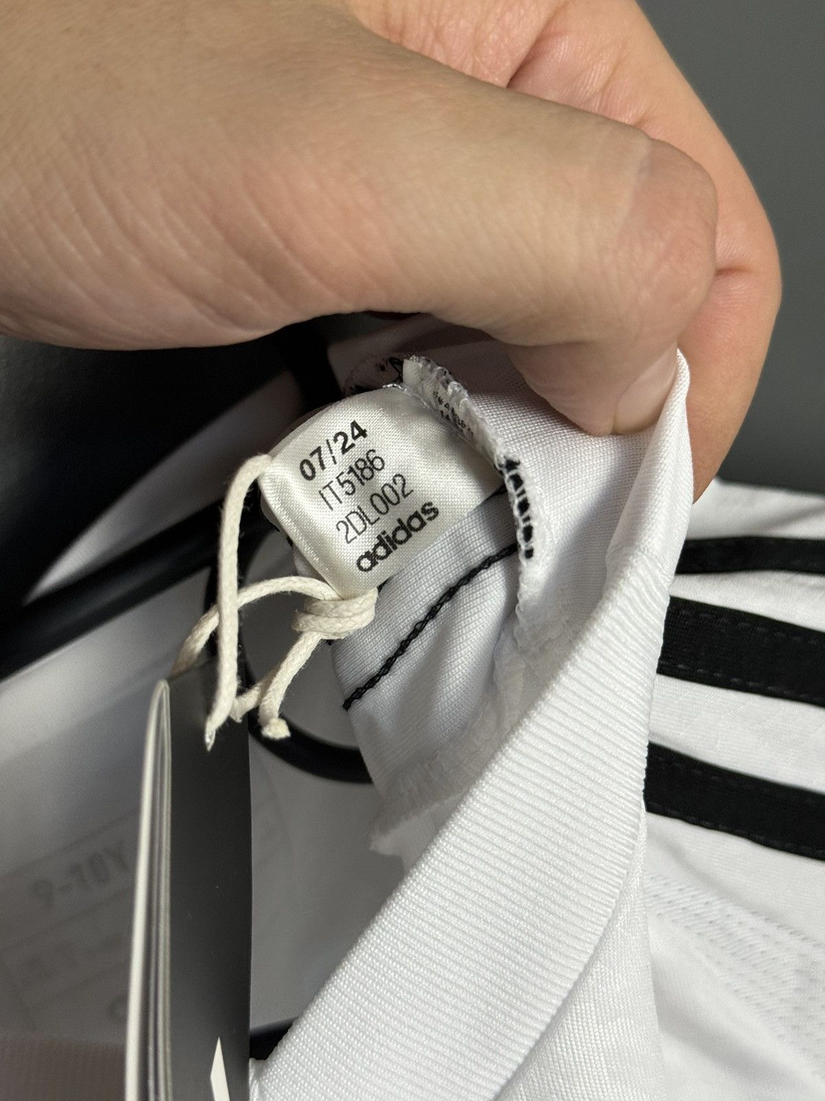 Adidas KIDS New Real Madrid 24/25 Home Mbappe Football Jersey Size US XS / EU 42 / 0 - 7 Thumbnail