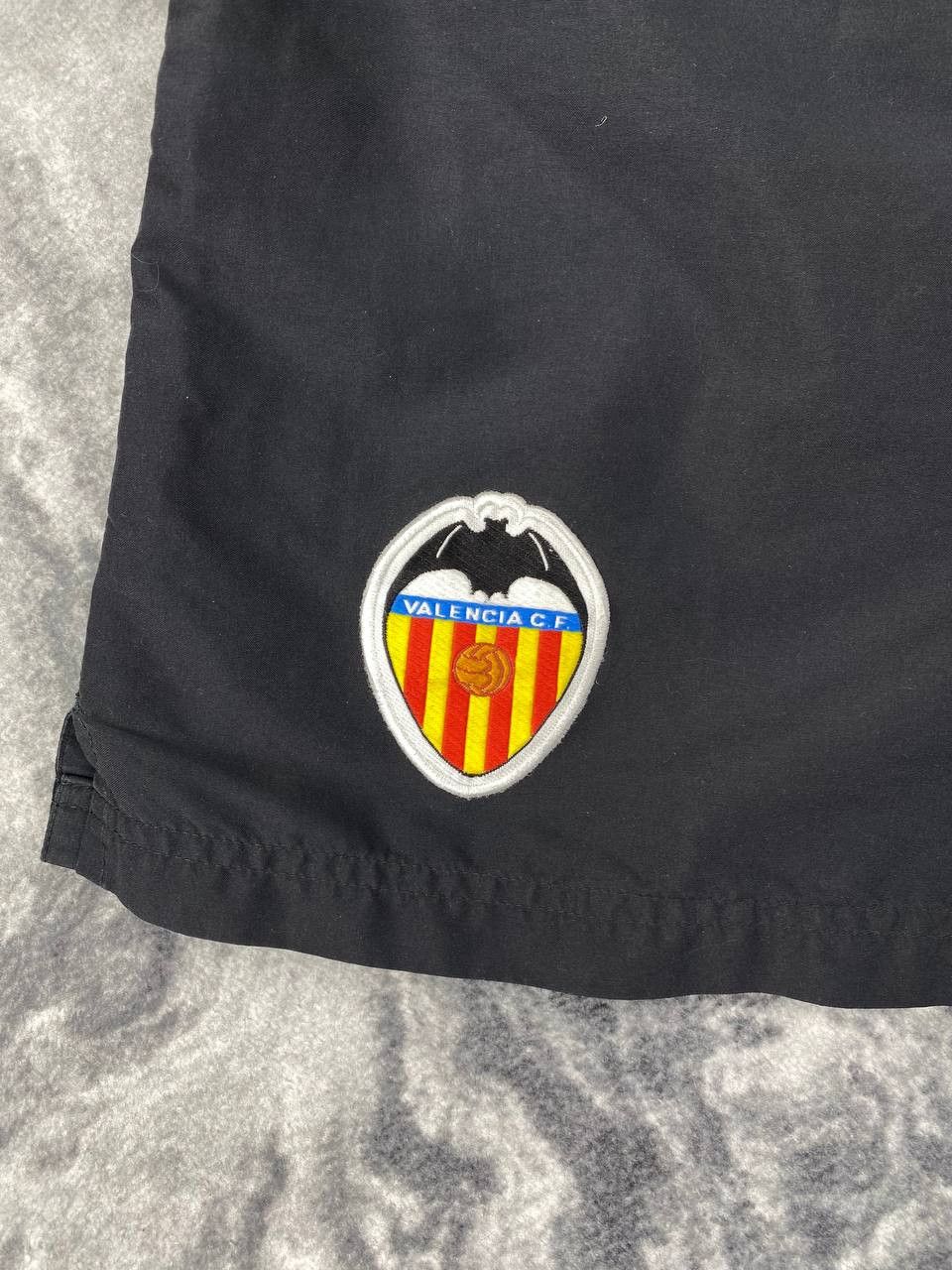 Nike Vintage Nike Valencia 00s Home Football Shorts Men Size L Size US 34 / EU 50 - 5 Thumbnail