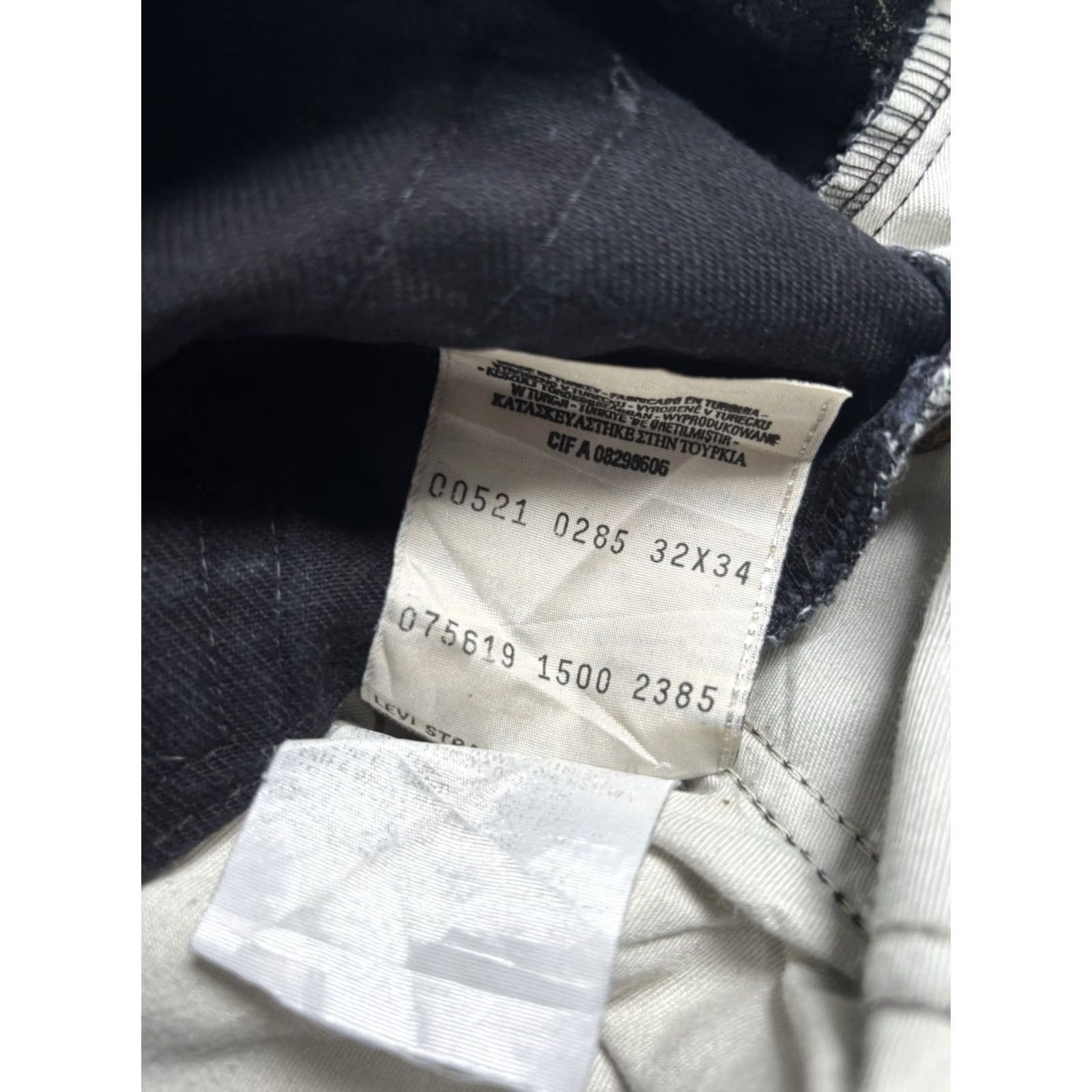 Levi's VINTAGE Levi's 521 Jeans Men Black 32x34 Straight Distressed 5-Pocket Denim Zip Button Leather Logo 90s USA Size US 32 / EU 48 - 7 Thumbnail