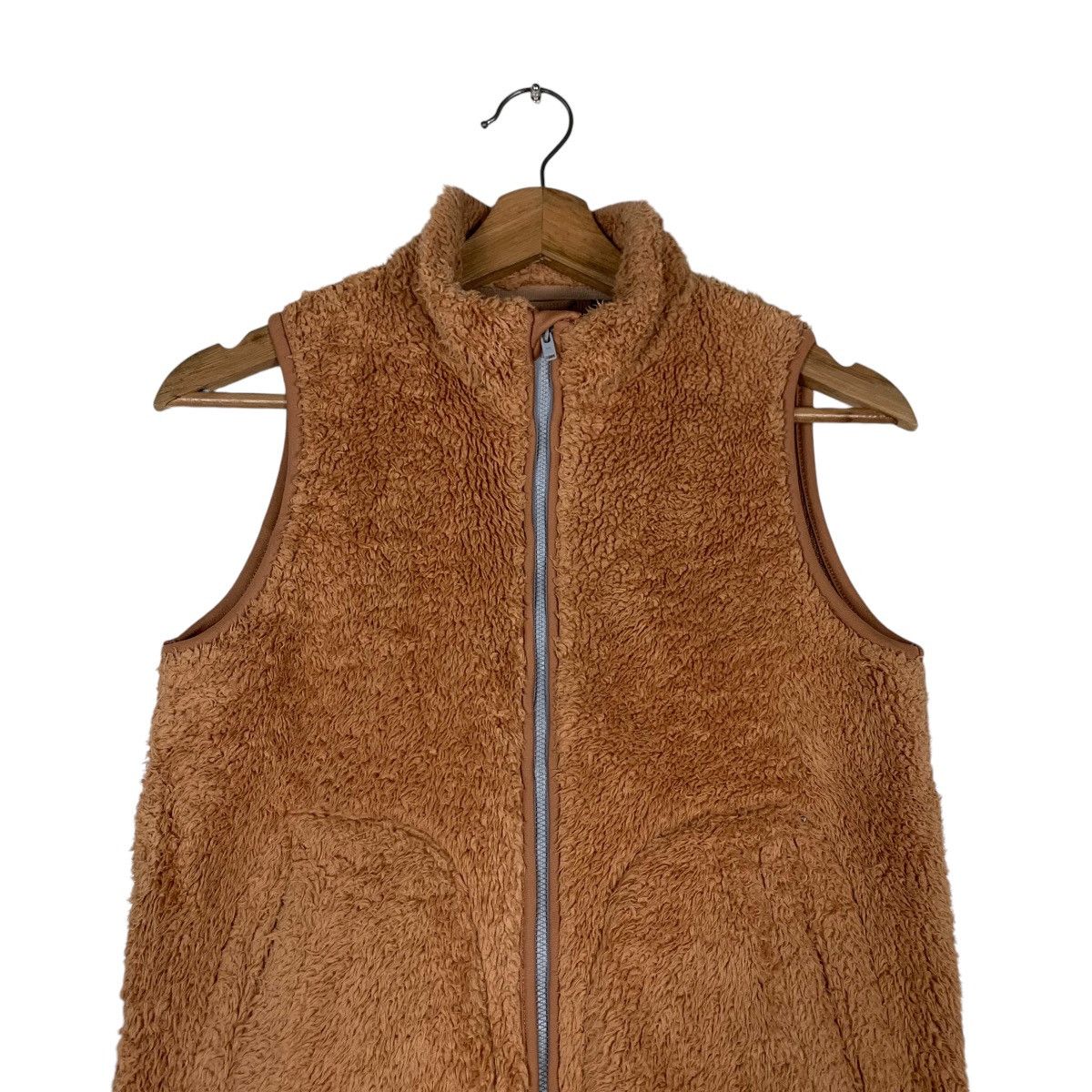 Undercover × Uniqlo Uniqlo X Undercover Youth Deep Pile Fleece Vest #1425-C64 Size US XXS / EU 40 - 2 Thumbnail