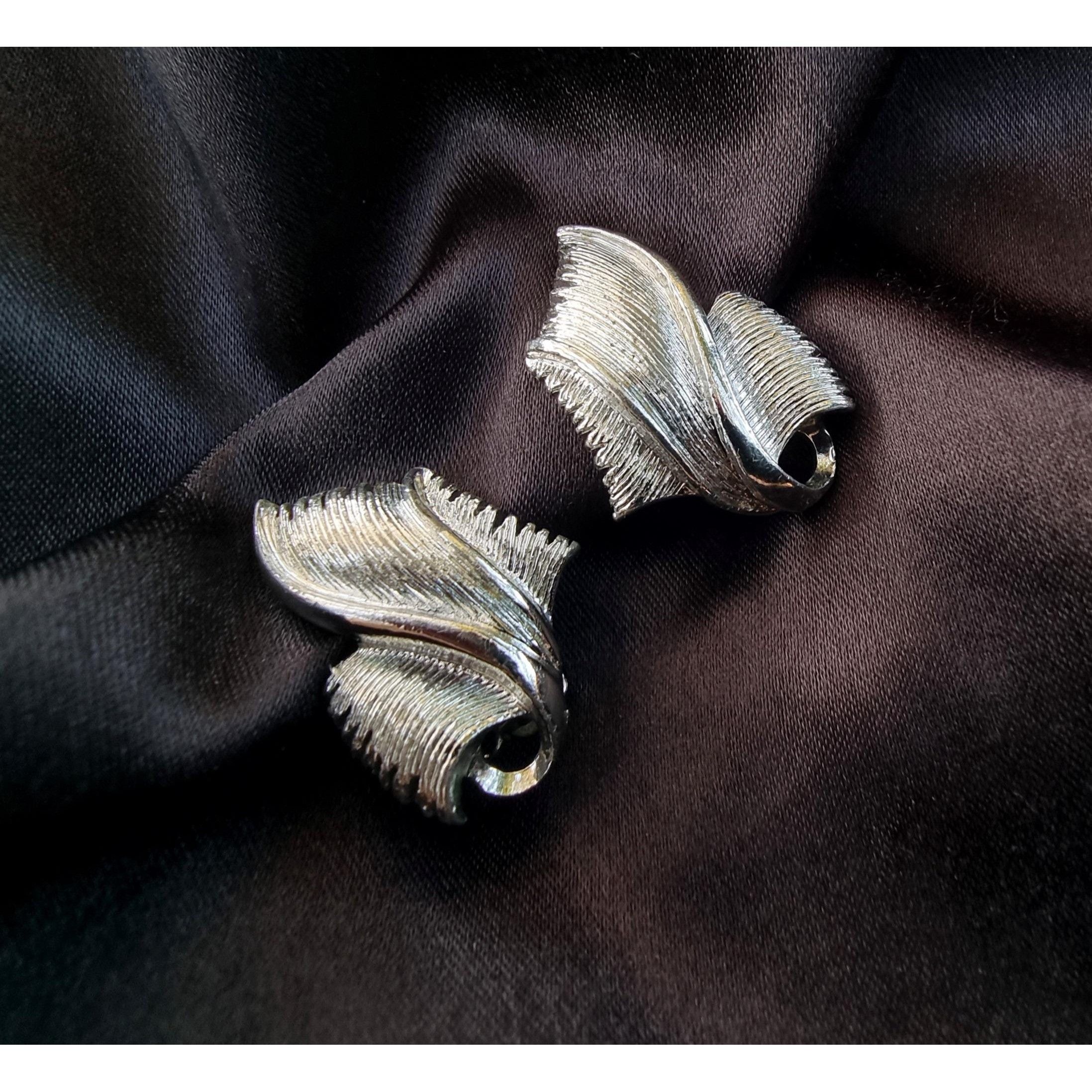 Vintage Rare Find Vintage PAKULA Earrings Leaves Leaf Floral Silver Size ONE SIZE - 1 Thumbnail