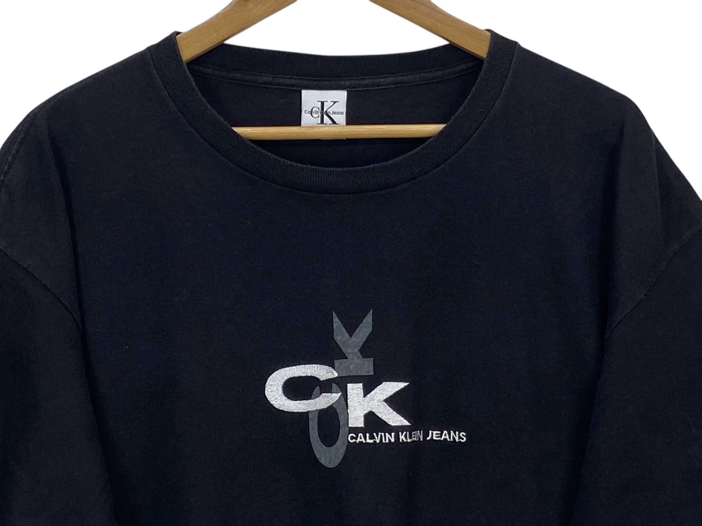 Calvin Klein × Vintage Calvin Klein T-shirt Embroided Spellout Logo Size US M / EU 48-50 / 2 - 3 Thumbnail