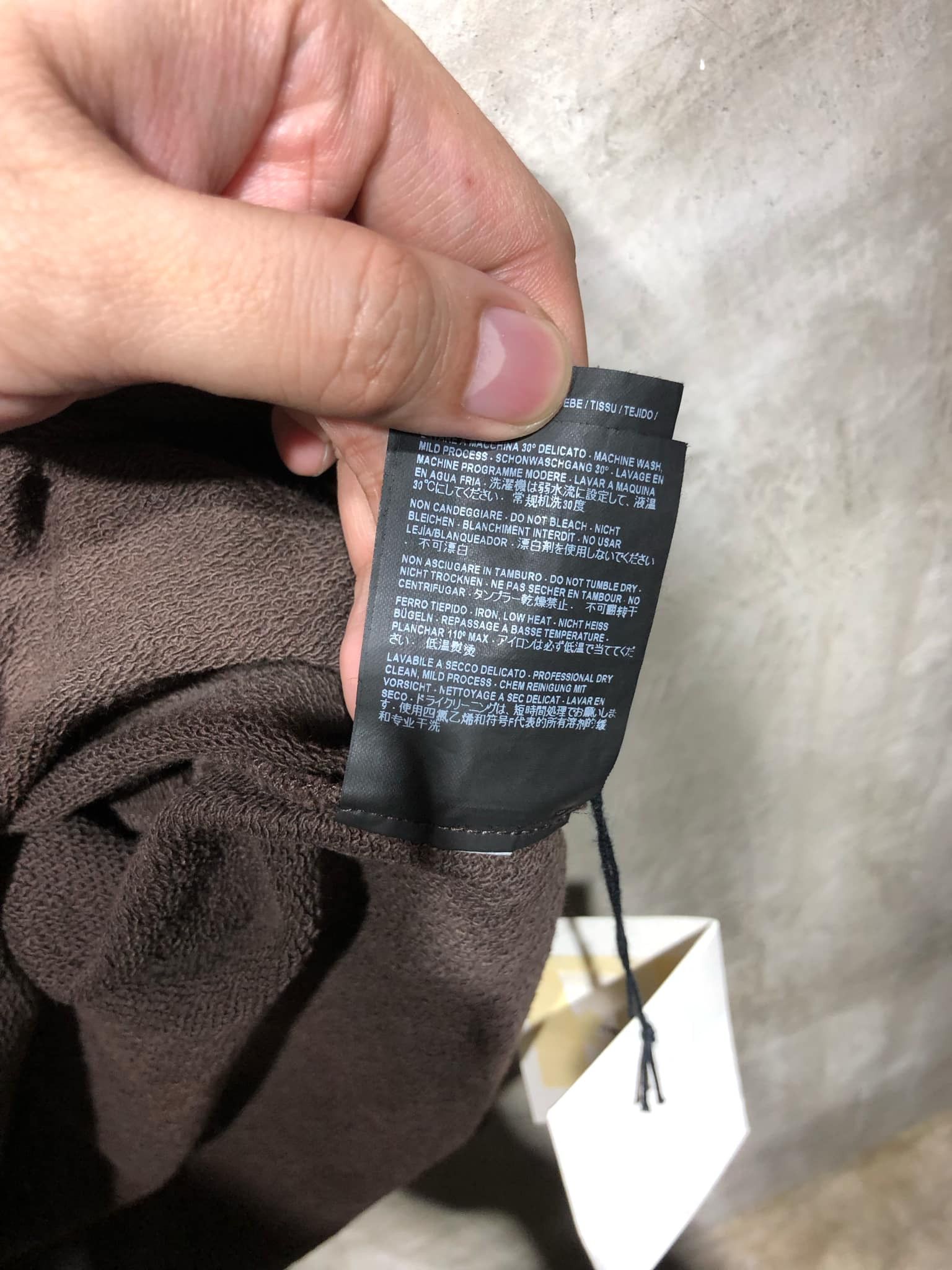 Balenciaga Balenciaga Sleeves Embroidered logo cropped hoodie BNWT Size US XL / EU 56 / 4 - 12 Thumbnail