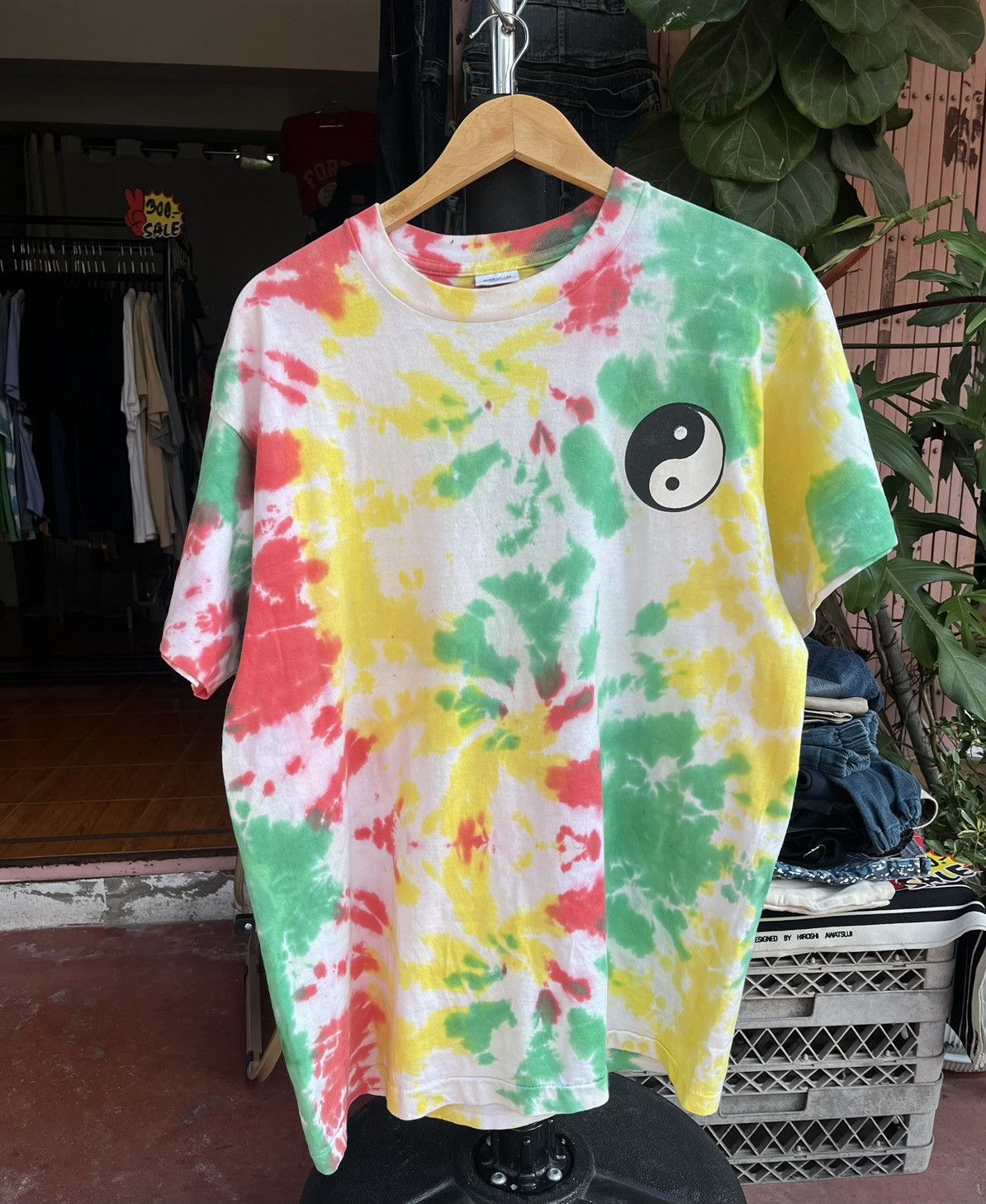 Vintage 90s Yin Yang t-shirt Tie-Dye Size US XL / EU 56 / 4 - 2 Thumbnail