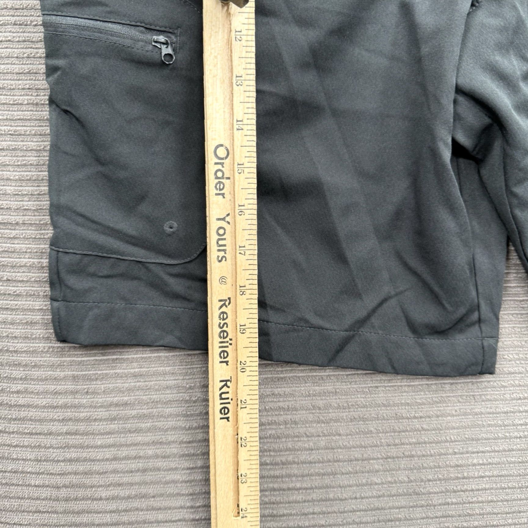 Vintage Magellan Cargo Shorts Men 34 Black Polyester Water Repellent Outdoors Cargo Pocket Casual Travel Regular Inseam 9 Size US 34 / EU 50 - 6 Thumbnail