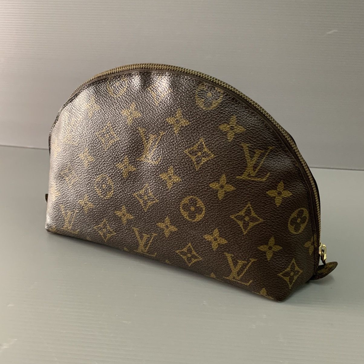 Louis Vuitton Louis Vuitton Makeup Clutch Bag Size ONE SIZE - 3 Thumbnail