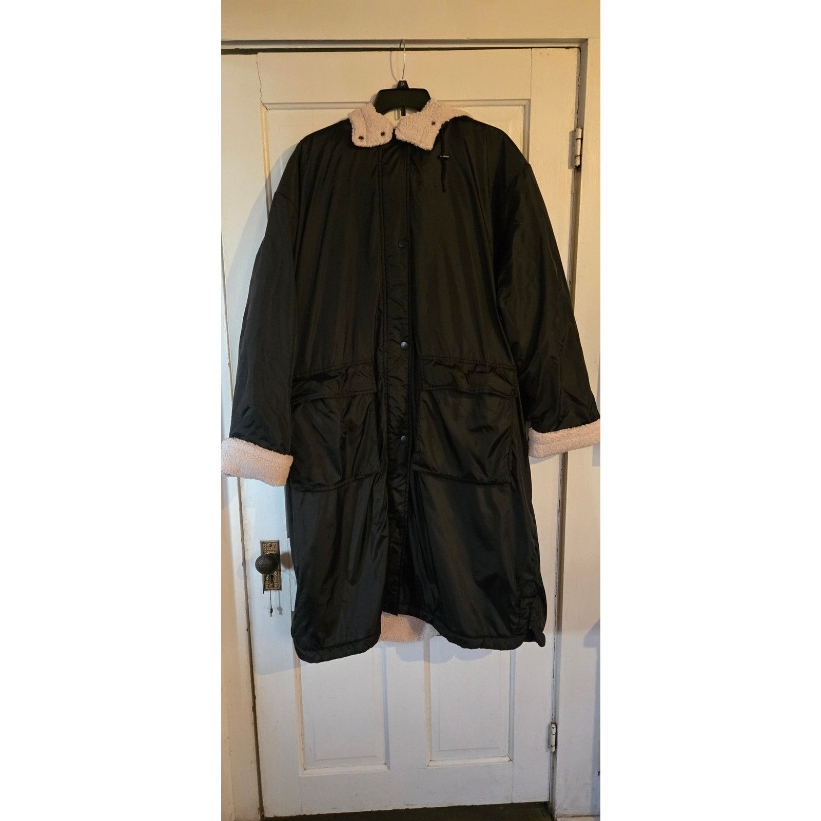 Asos ASOS teddy lined maxi coat, size 20 Size 3XL / US 20-22 - 1 Thumbnail