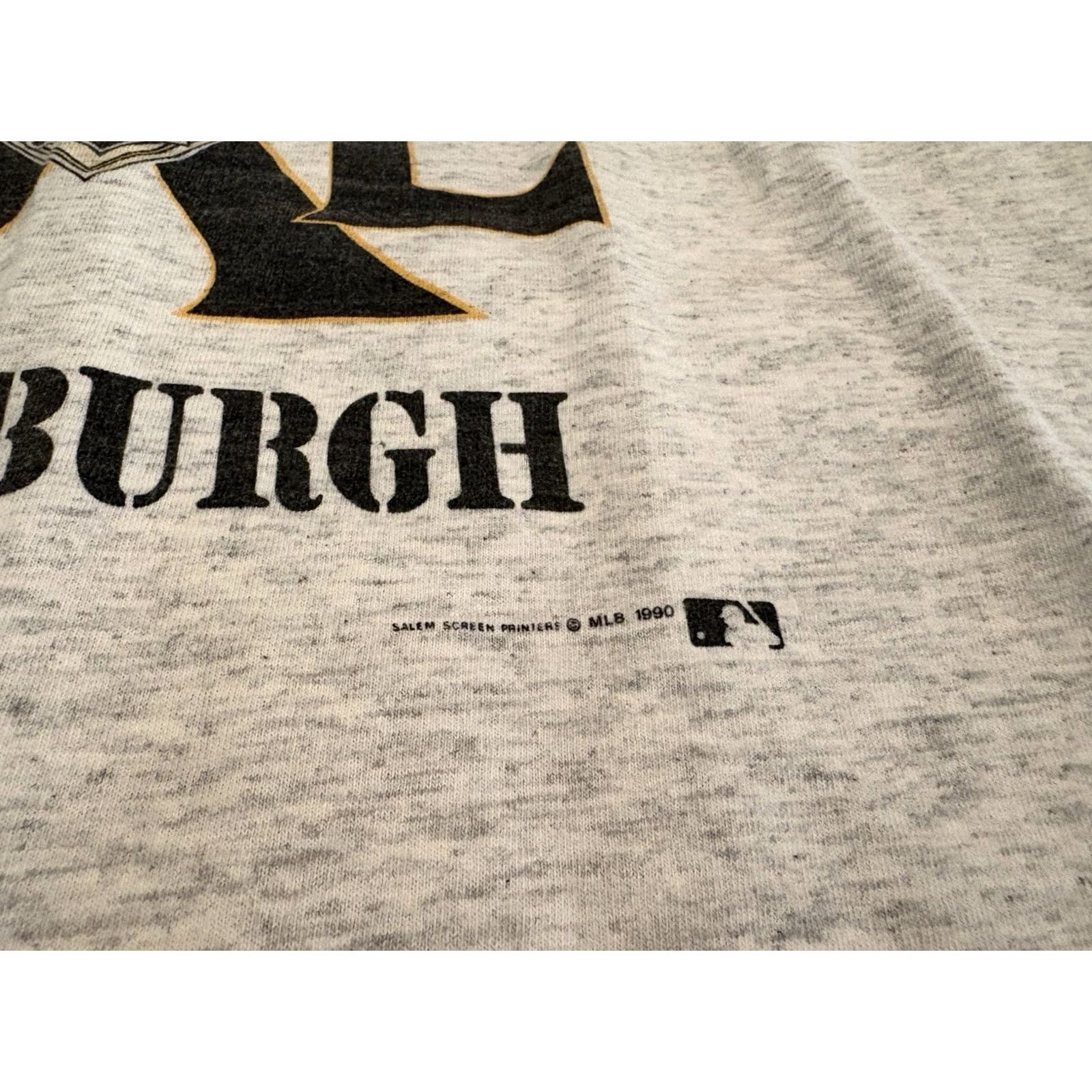 Salem Sportswear VINTAGE Pittsburgh Pirates Salem Sportswear Shirt L Mens Gray 1990s Sports USA Baseball T-Shirt Crew Neck Short Sleeve Size US L / EU 52-54 / 3 - 2 Thumbnail