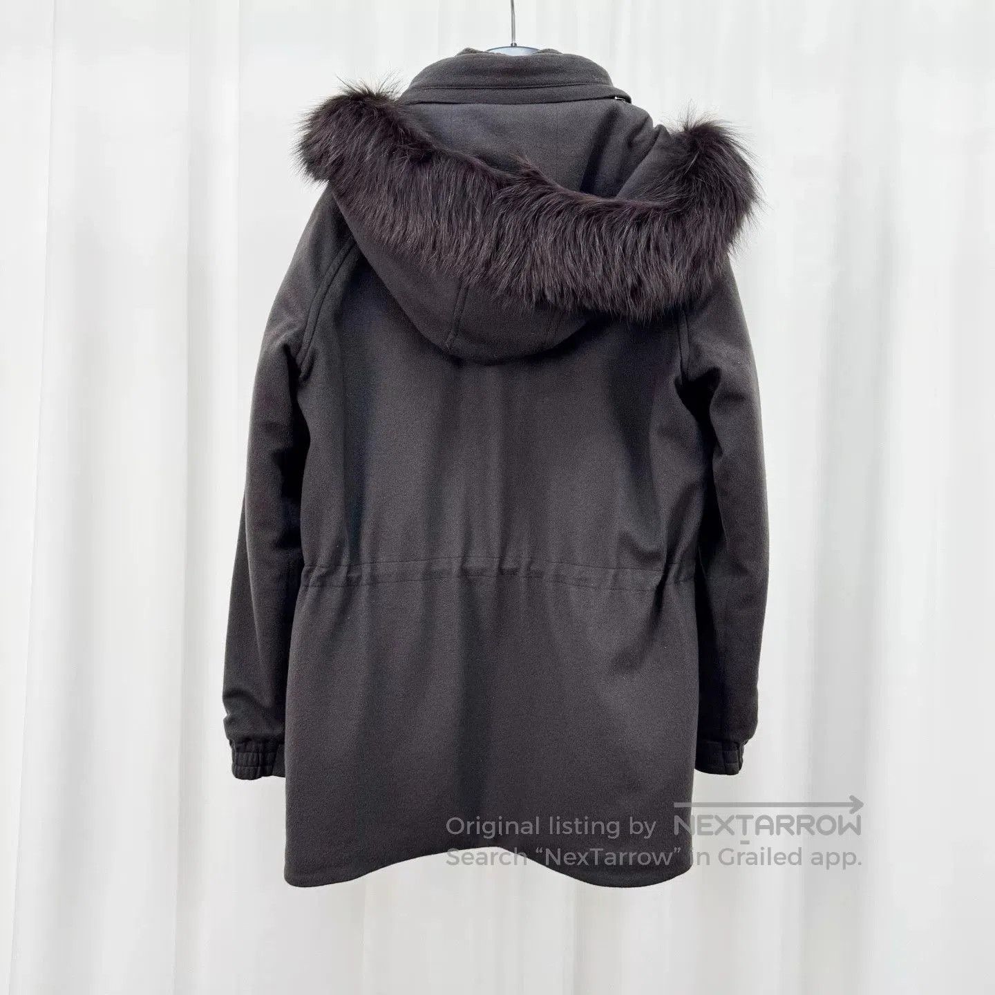 Loro Piana luxurious cashmere coat with fur collar. Size M / US 6-8 / IT 42-44 - 2 Thumbnail
