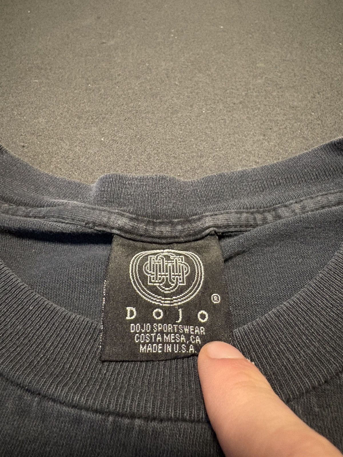 Vintage 90s Cropped Dojo Athletics “Twin Dragons” tee Size US L / EU 52-54 / 3 - 3 Thumbnail