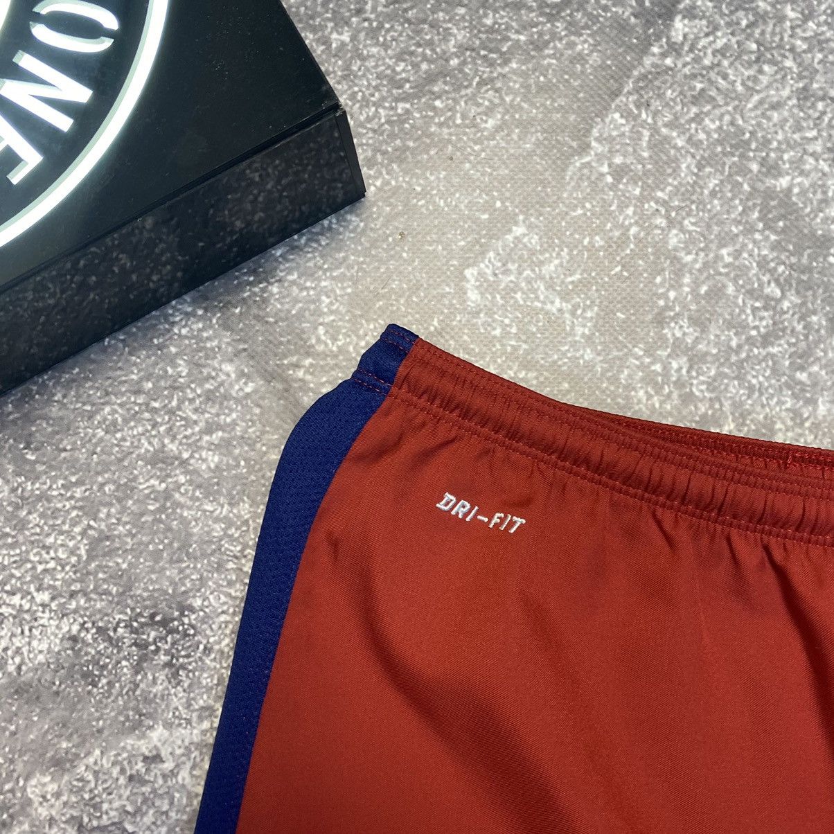 Nike Vintage Nike FC Barcelona Small Logo New football shorts Size US 30 / EU 46 - 5 Thumbnail