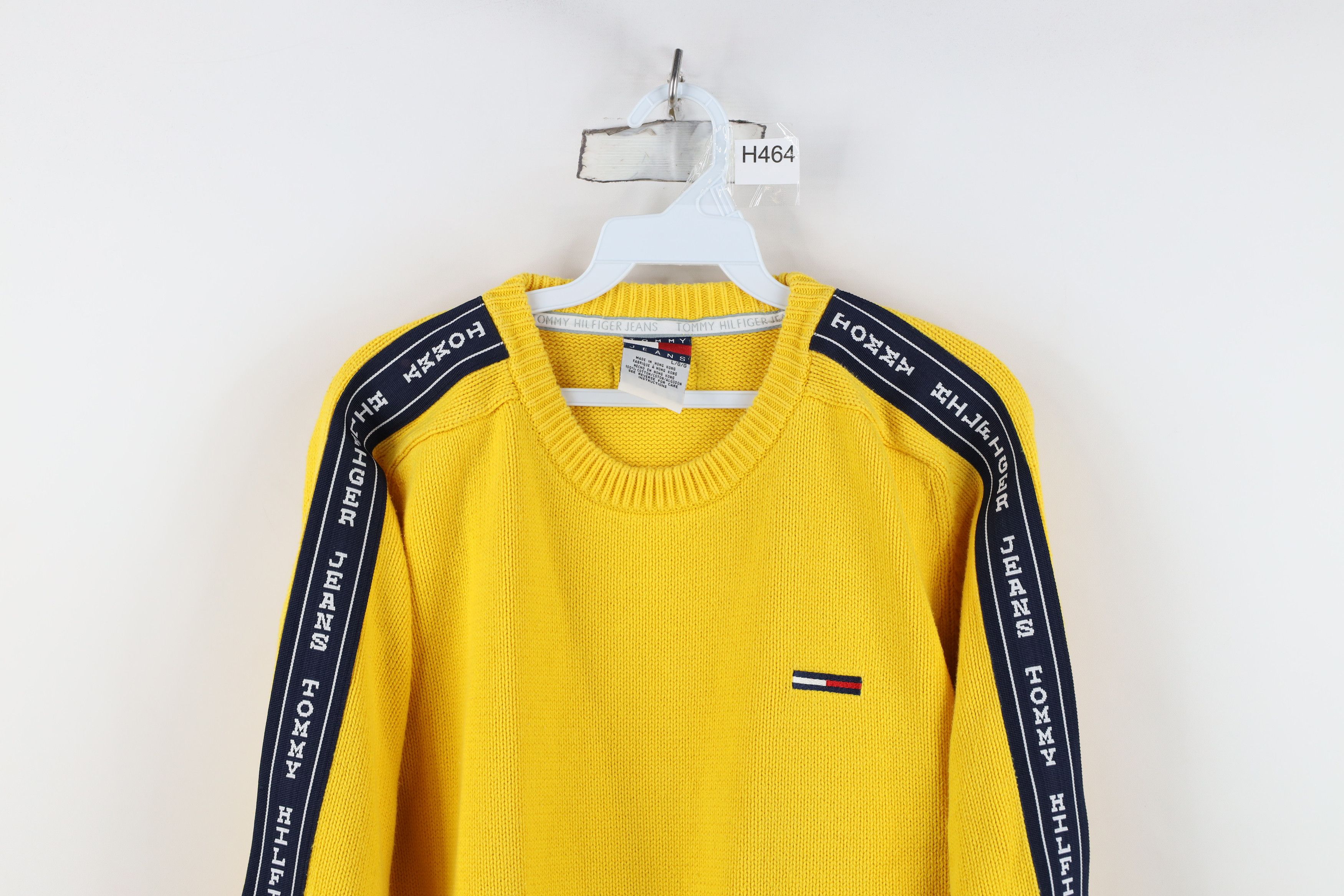 Tommy Hilfiger Vintage 90s Tommy Hilfiger Taped Logo Knit Sweater Yellow Size L / US 10 / IT 46 - 2 Thumbnail