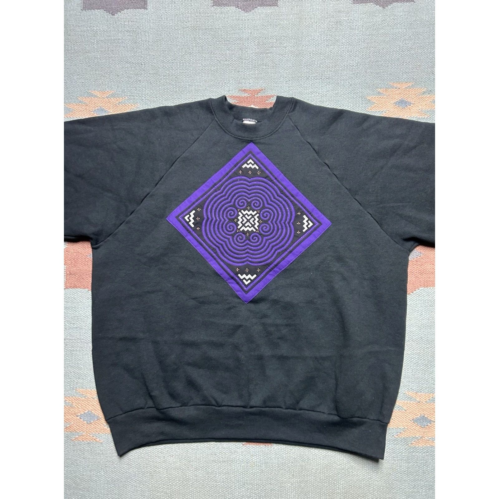 Fruit Of The Loom VINTAGE 90s Fruit of the Loom Sweatshirt Geometric Crewneck Large Black Mens Size US L / EU 52-54 / 3 - 2 Thumbnail