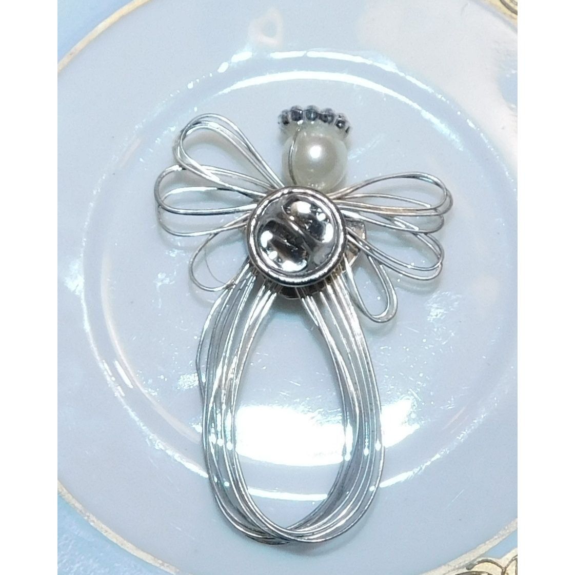 Handmade Handmade Wire Wrap Angel Pin With Faux Pearl And Heart Accen Size ONE SIZE - 3 Thumbnail