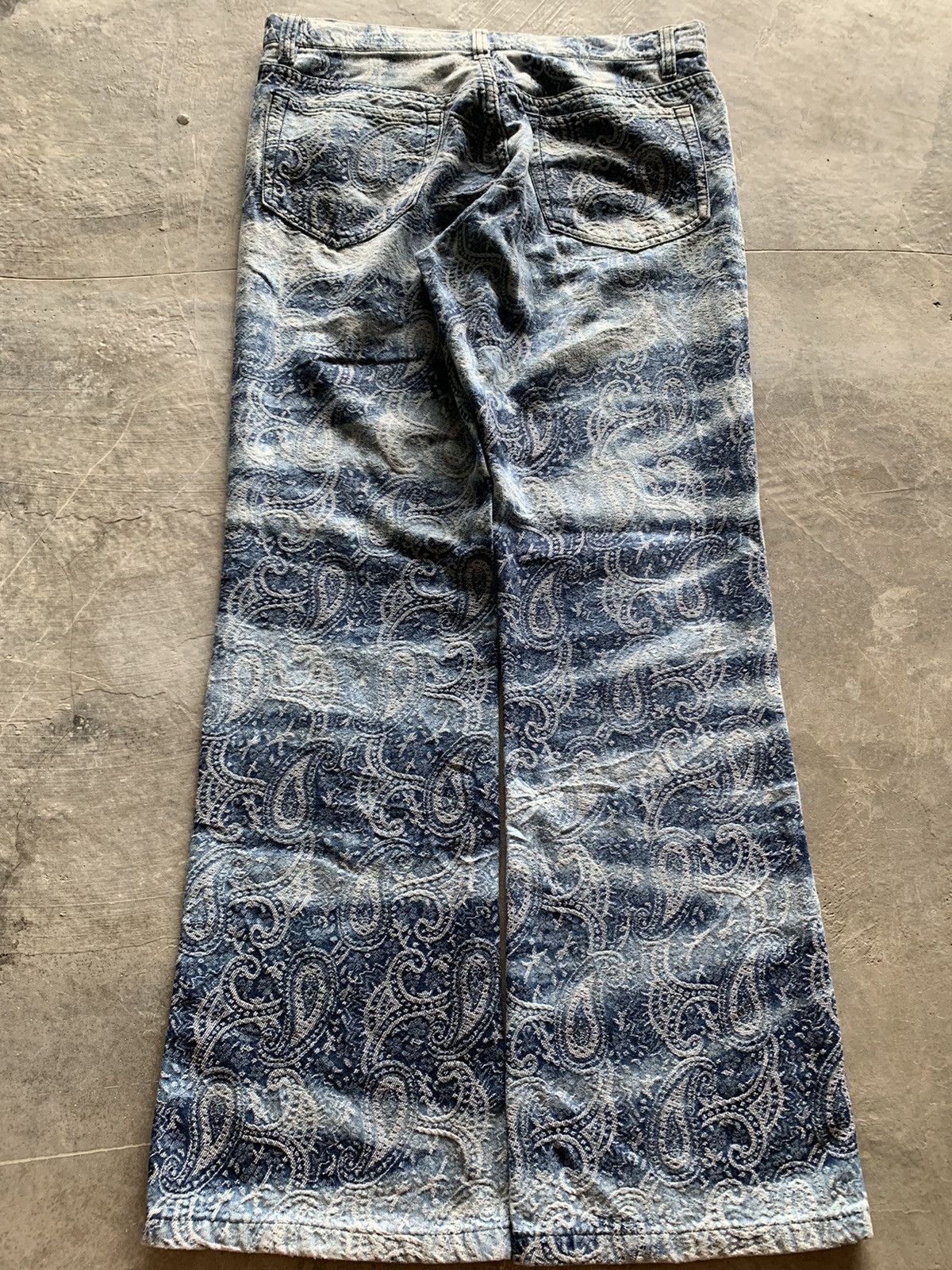 5351 POUR LES HOMMES insane 5351 pour les hommes Flared washed paisley jeans Size US 29 - 13 Thumbnail