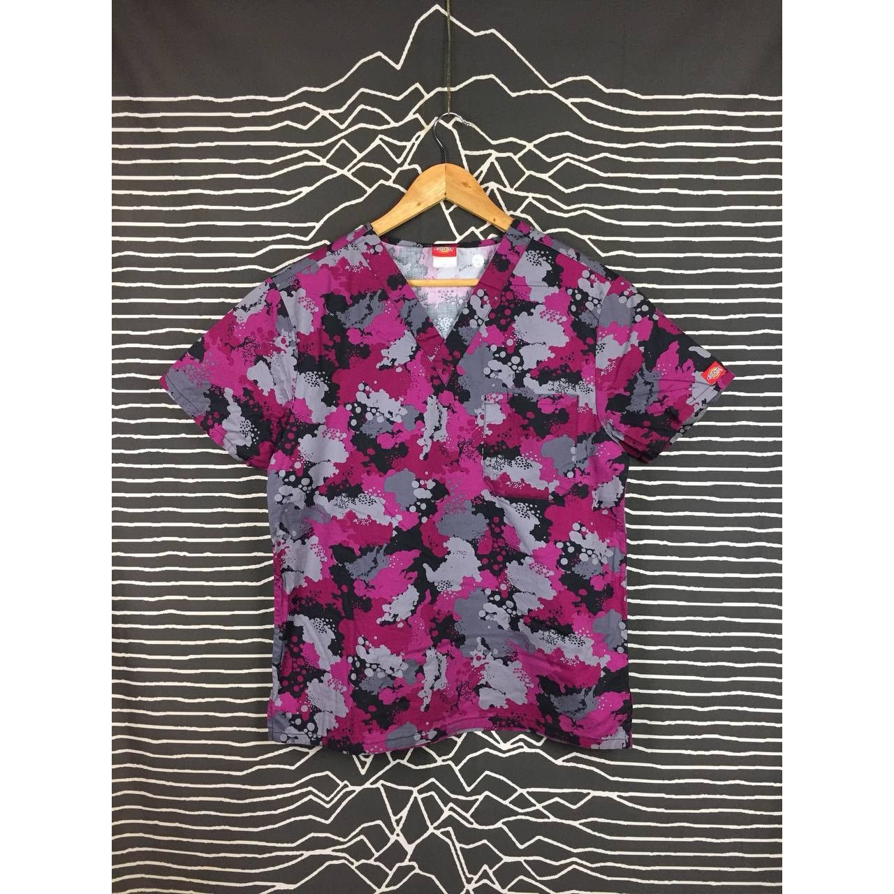 Dickies × Vintage Dickies Workwear Abstract Print V-Neck Scrub Top Size S Size US S / EU 44-46 / 1 - 2 Thumbnail