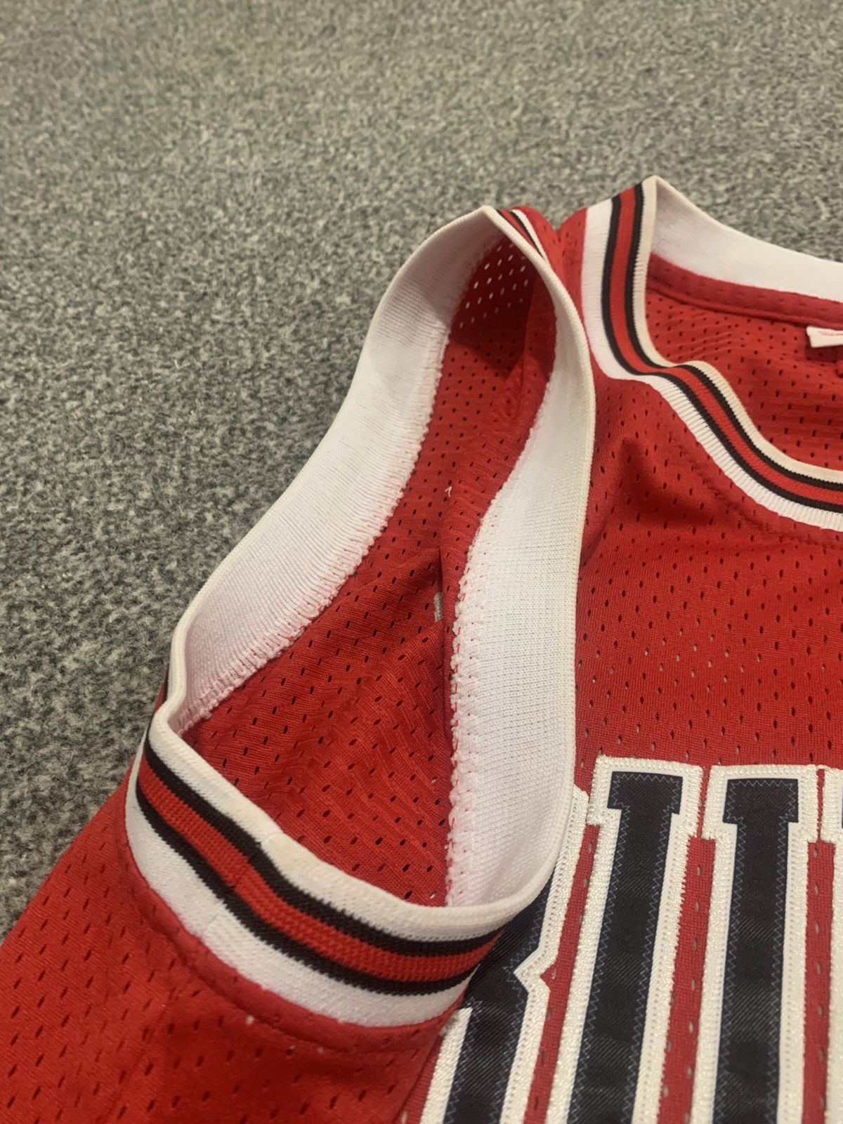 Mitchell & Ness Mitchell and Ness 1996 Chicago Bulls Jordan Jersey Size US M / EU 48-50 / 2 - 7 Thumbnail