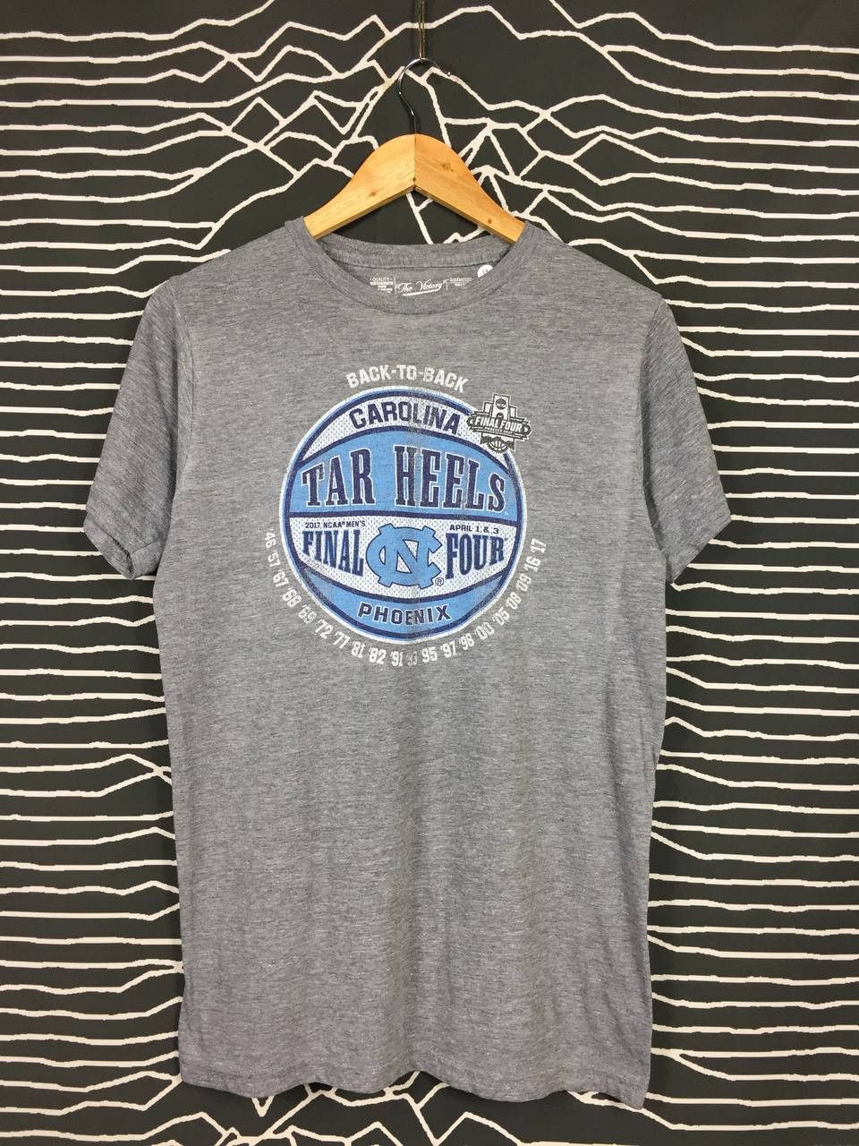NCAA North Carolina Tar Heels 2017 NCAA Final Four Tri-Bleend Tee Size US M / EU 48-50 / 2 - 2 Thumbnail