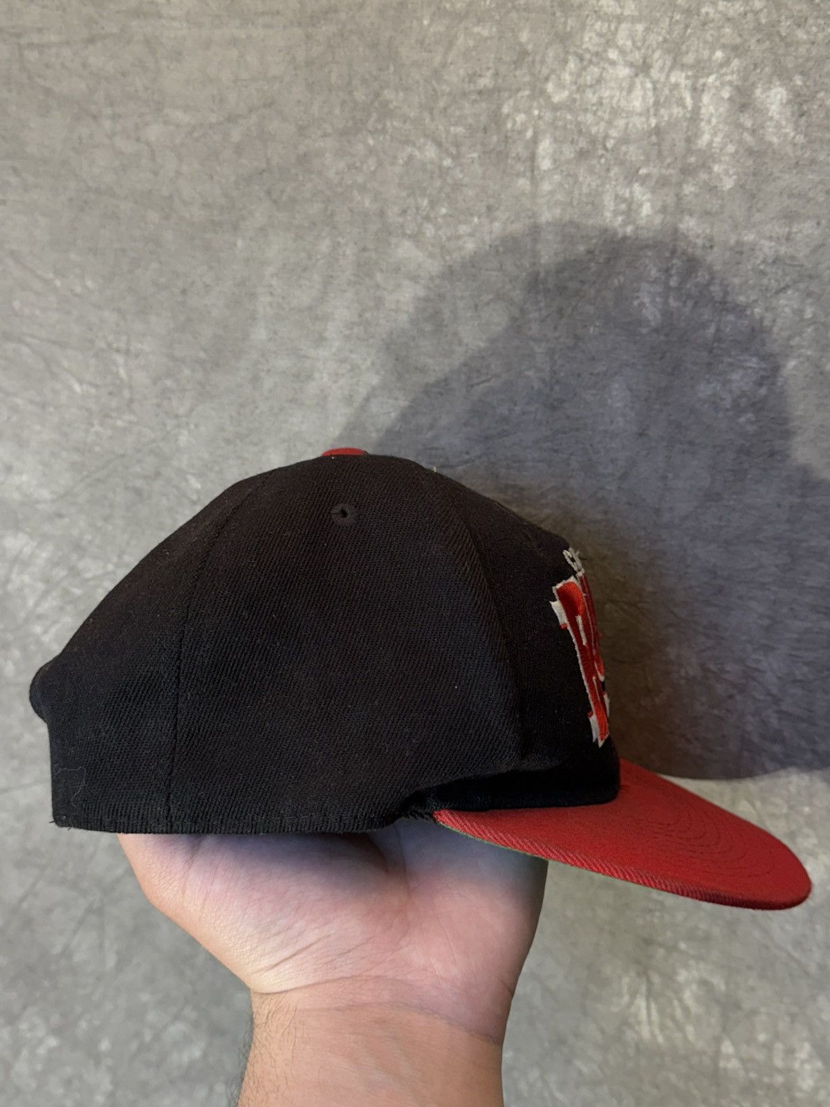 NBA × New Era × Vintage Vintage Chicago Bulls Cap New Era Size ONE SIZE - 3 Thumbnail