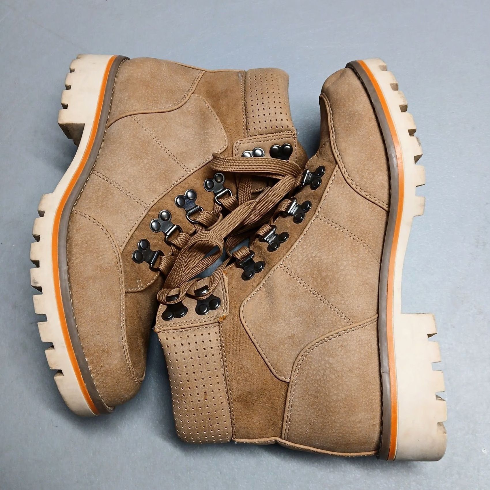 Vintage Crown Vintage Ankle Boots Womens US 7M Brown Hiking Lug Sole Round Toe Lace Up Boots Womens Size 7 Pre-owned Crown Vintage, Black Sticker 8 Size US 7 / IT 37 - 3 Thumbnail