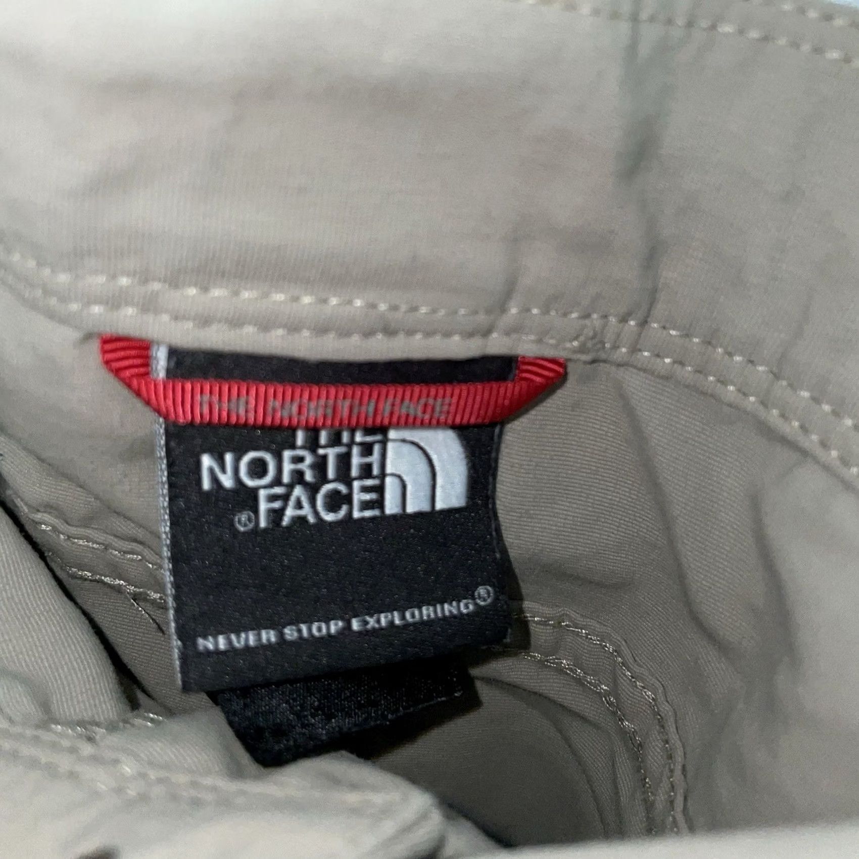 The North Face The North Face Grey Cargo Hiking Shorts Mens 2XL Regular Color: Gray Cargo Men 2XL The North Face Size US 39 - 4 Thumbnail